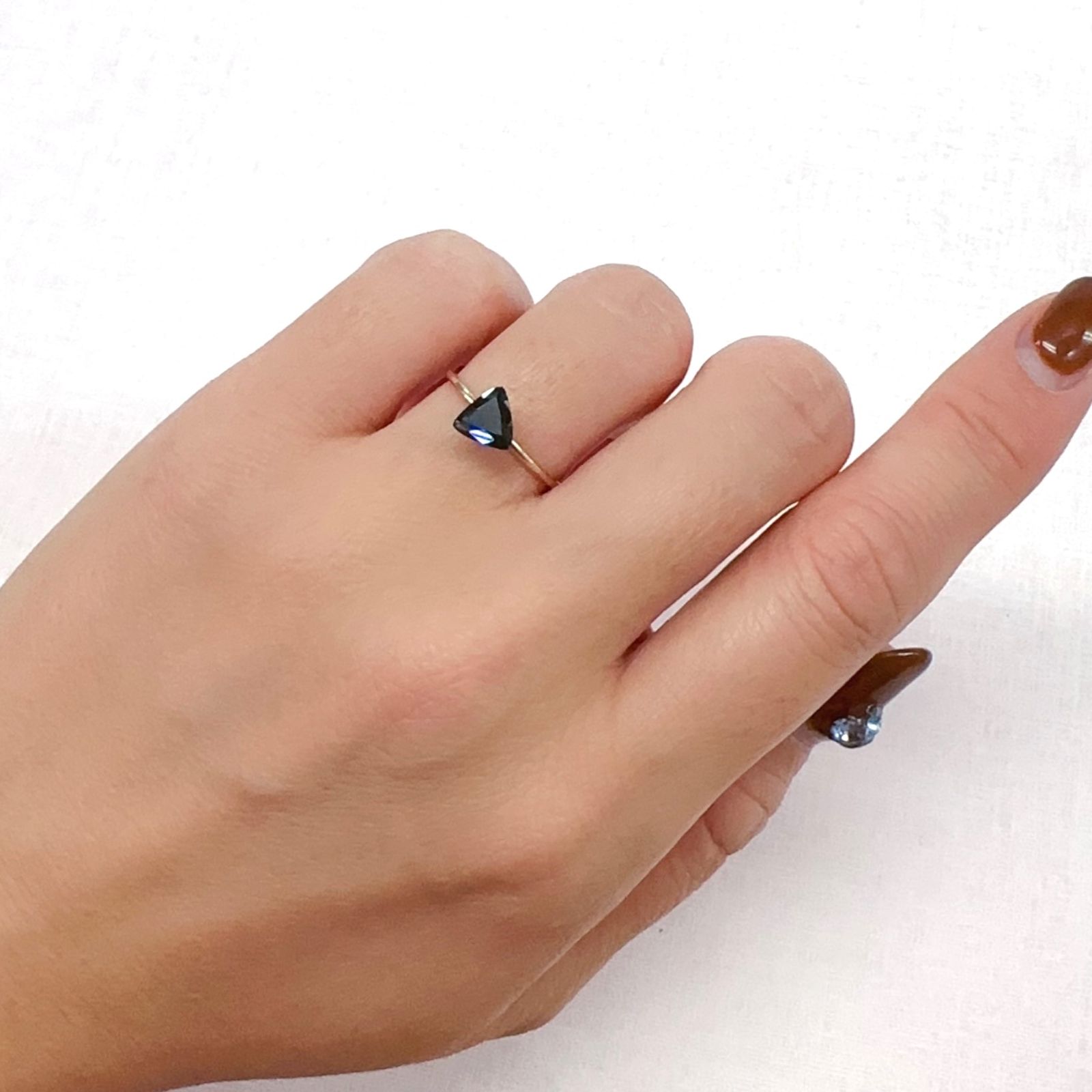 ゴールドシーンサファイア 非加熱(宝石名シーン・サファイア)ケニア産 1.152ct ソ付(彩珠)[231124077]6.3x6.4mm前後