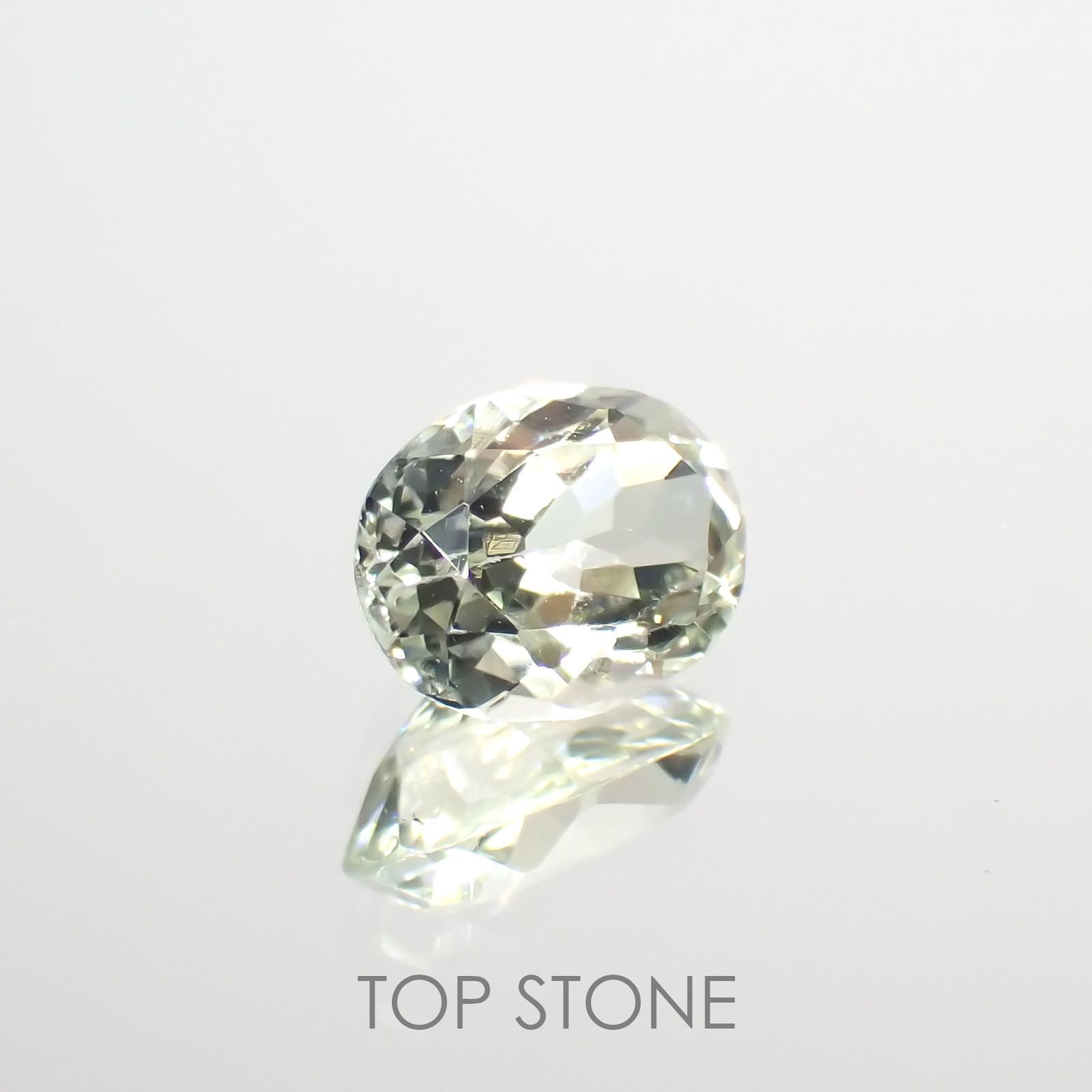 シリマナイト(宝石名シリマナイト)インド産 1.38ct 識別済[211113700]8.1x6.1mm前後