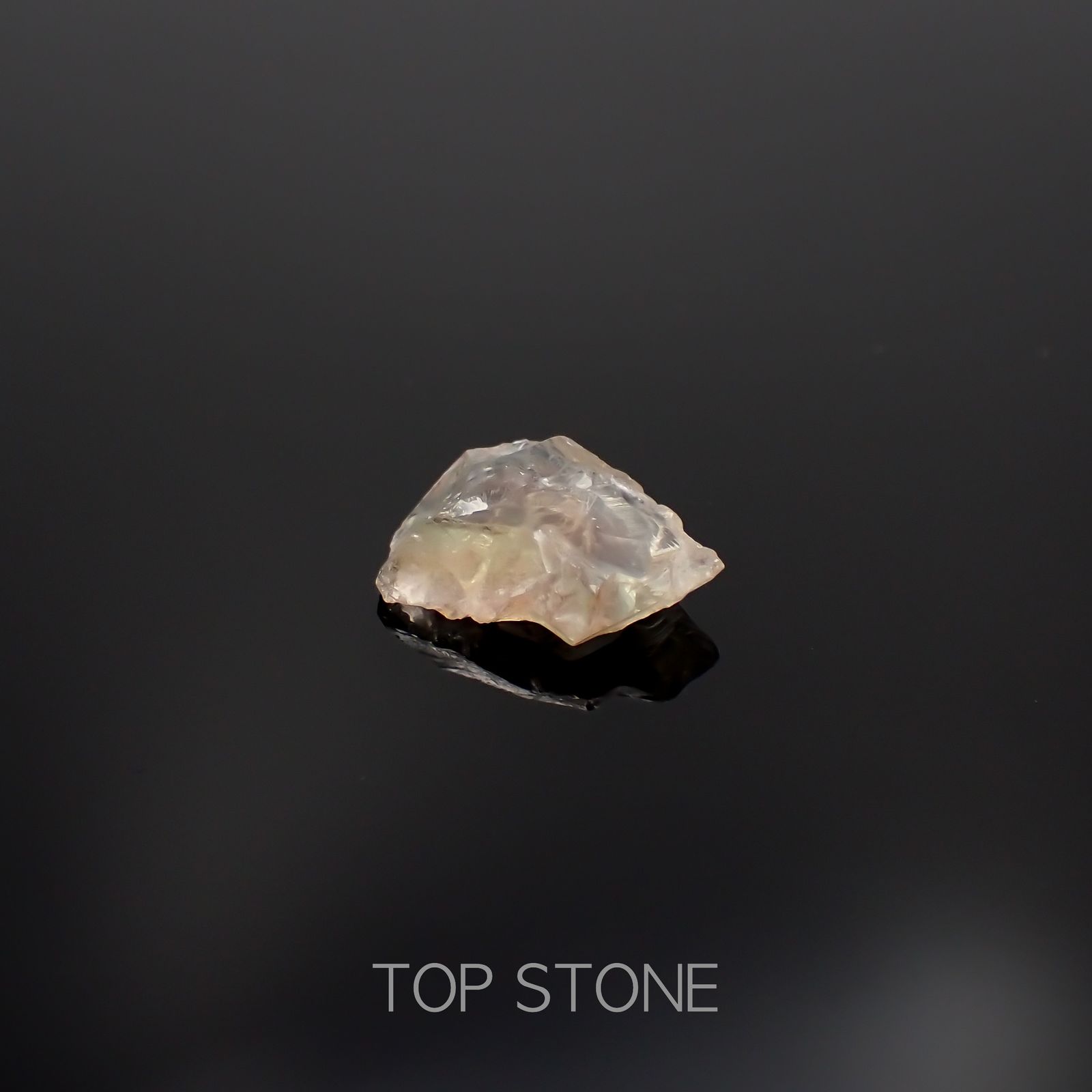 オレゴンサンストーン原石 アメリカ・オレゴン州産 3.05ct[230220414]13.4x9.3mm前後