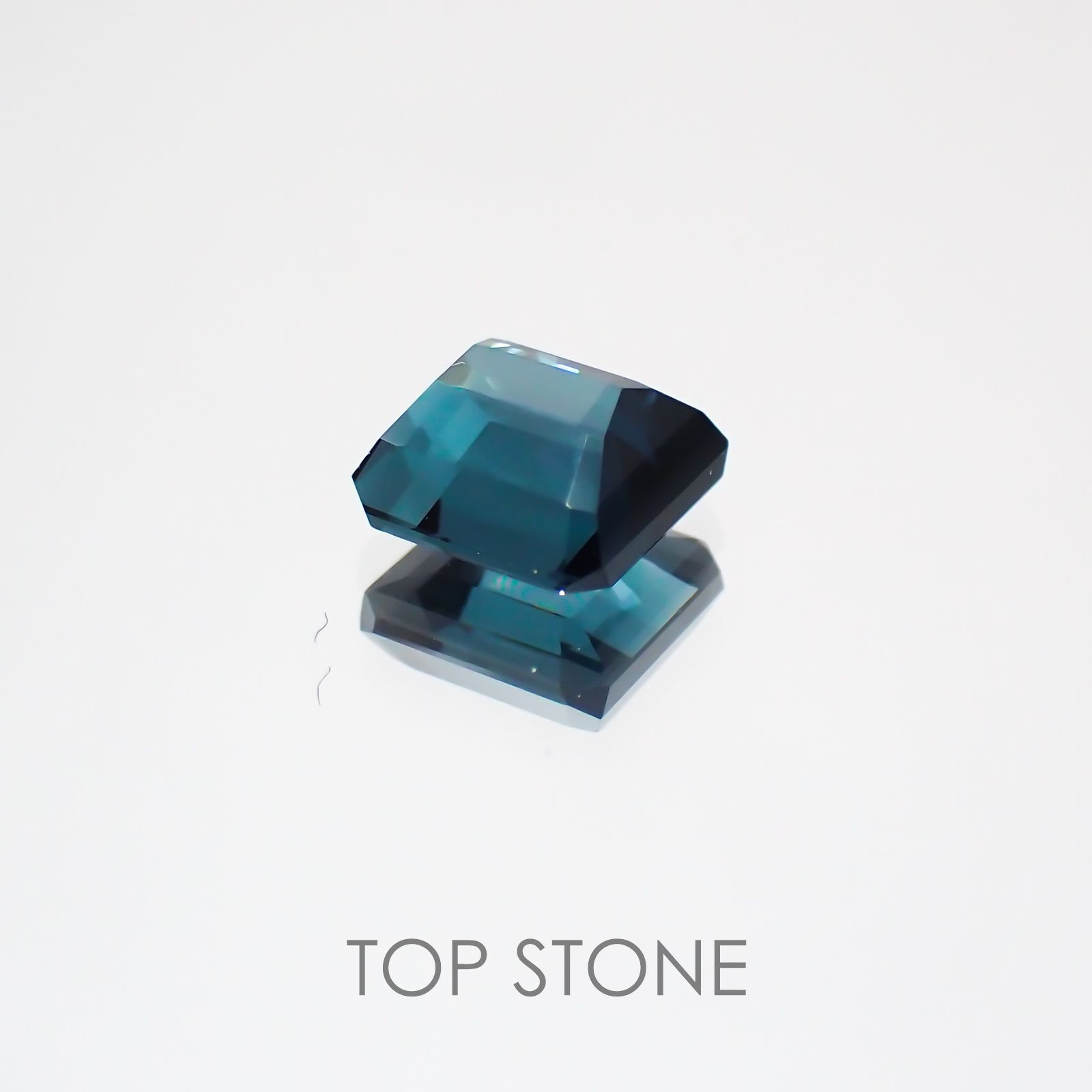ブルートルマリン ブラジル産 ルース 0.87ct[21049762]5.4×5.3mm前後