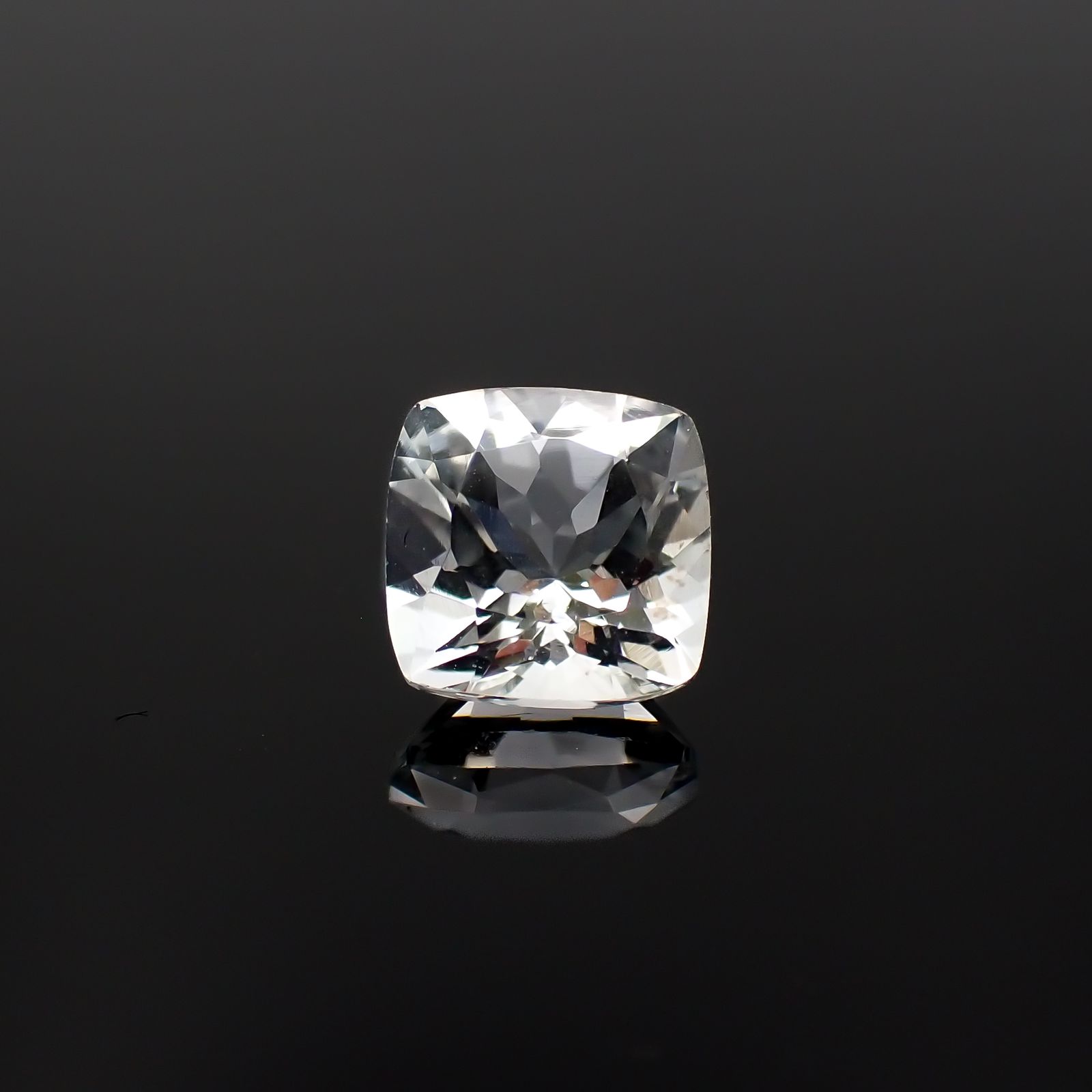 ゴッシェナイト パキスタン・ヒマラヤ産 1.50ct [230421842]7x7mm前後