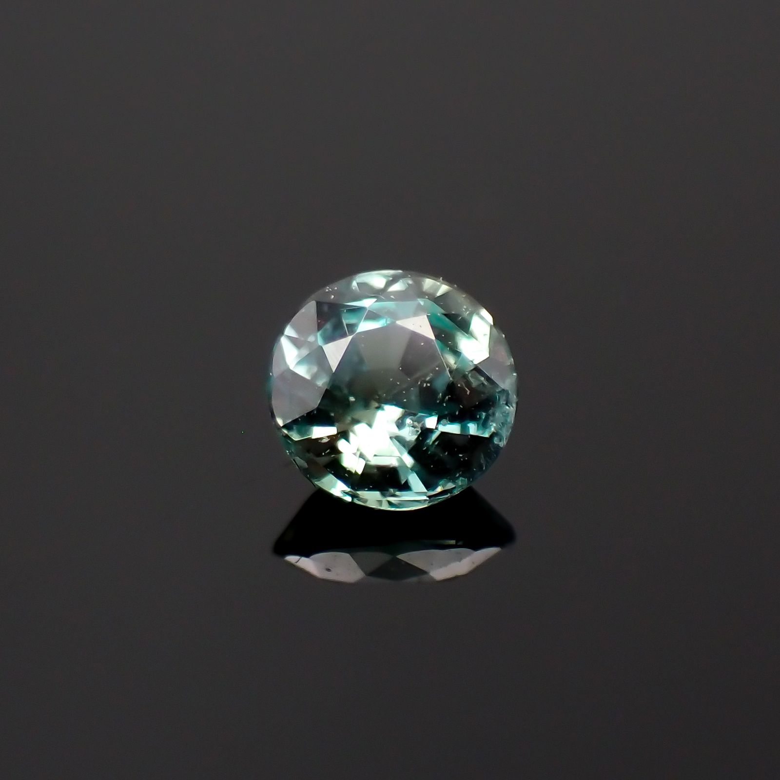 アレキサンドライト(宝石名アレキサンドライト)ブラジル産/EmeraldMains社製 0.122ct ソ付(彩珠)[230522061]3x2.9mm前後