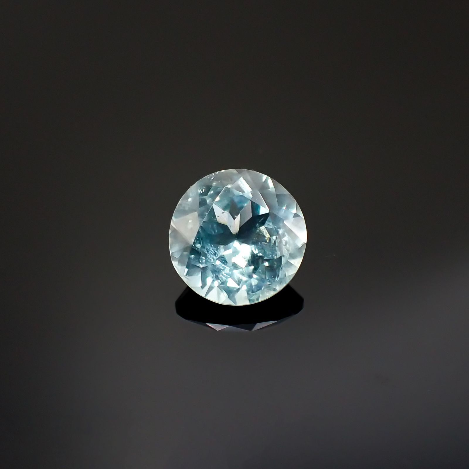 シーフォームカイヤナイト(宝石名カイヤナイト)タンザニア産 3.20ct 識別済[220616276]9x9mm前後