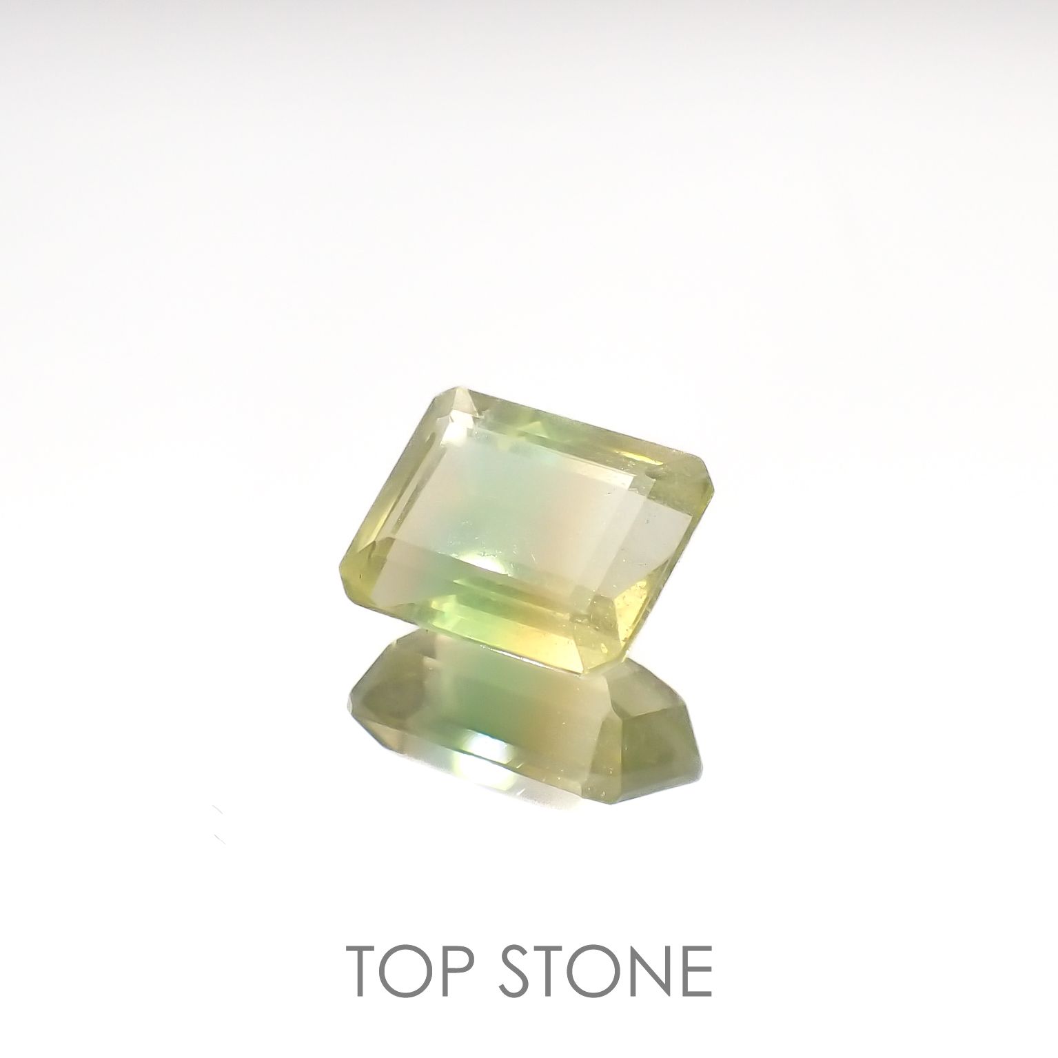 バイカラーフローライト ブラジル産 4.06ct[220917630]10x8.1mm前後