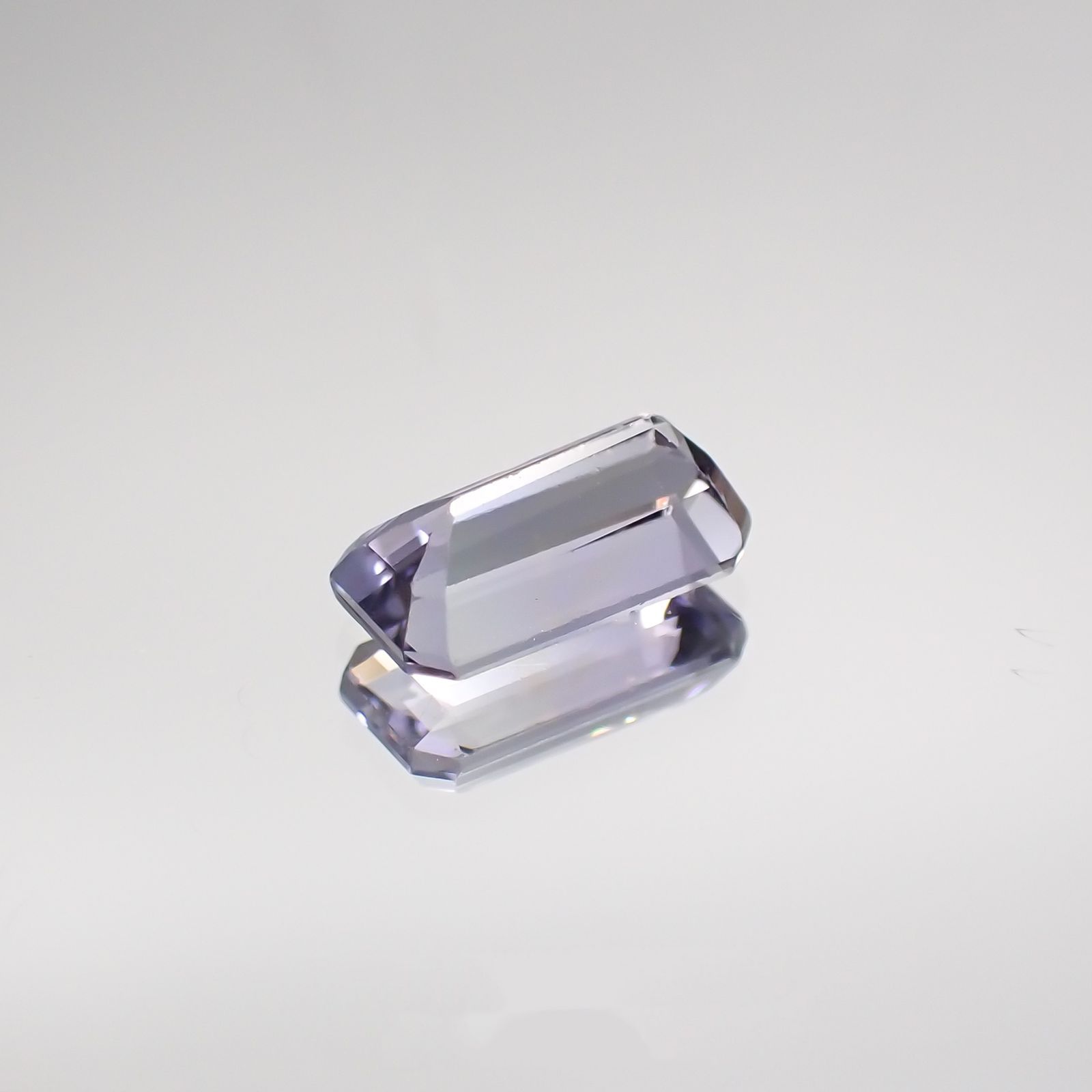 バイカラータンザナイト(宝石名バイカラー・ゾイサイト) タンザニア産 0.487ct ソ付(彩珠)[210711583]6.2×3.2mm前後