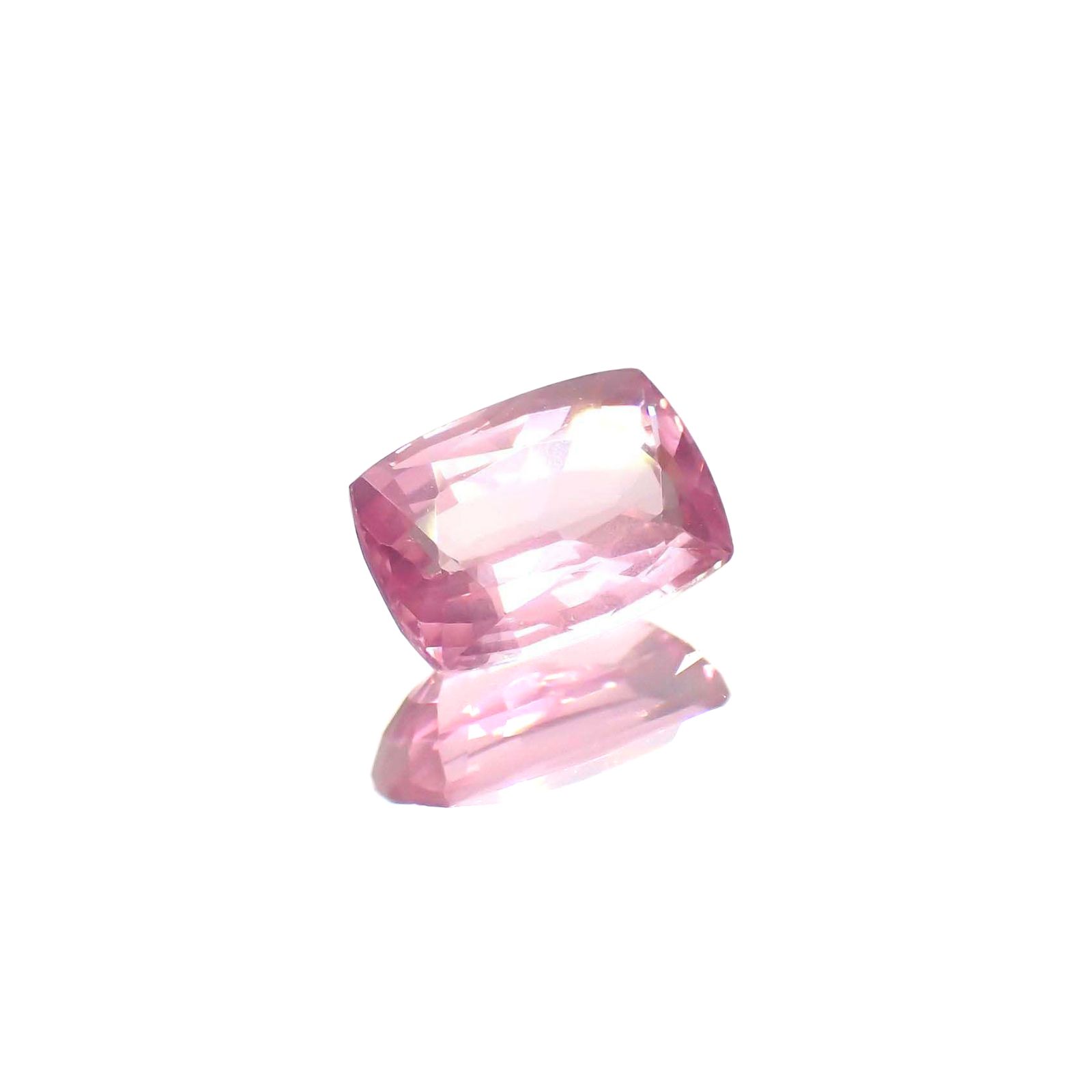 ピンクスピネル(宝石名ピンク・スピネル)タンザニア産 ソ付(彩珠) 1.120ct / 7.3x5mm前後 [260222569]