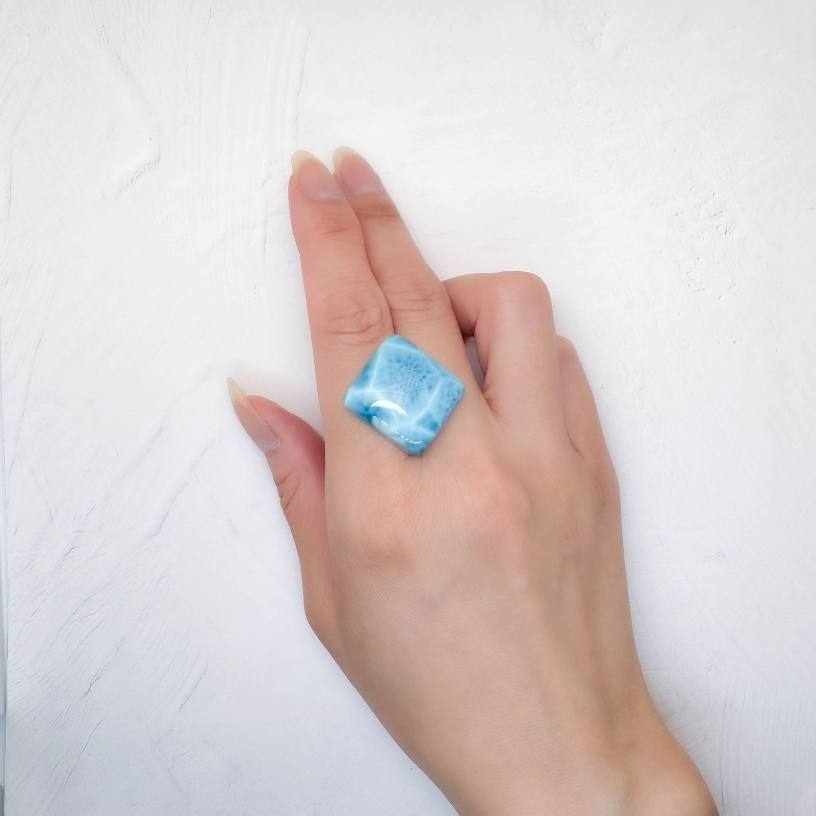 ラリマー ドミニカ共和国産 36.86ct / 20.7x19.3mm前後 [250630546]