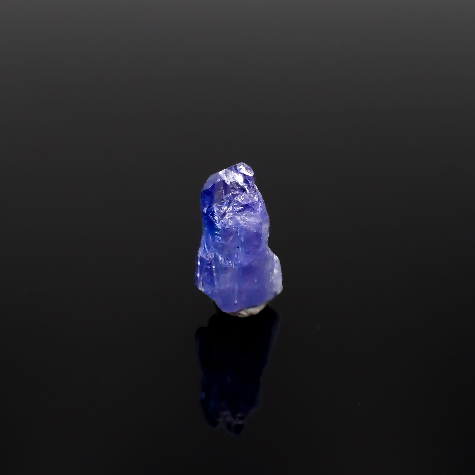 タンザナイト 原石(宝石名タンザナイト)タンザニア産 3.05ct 識別済[231224910]13.5x7.5mm前後