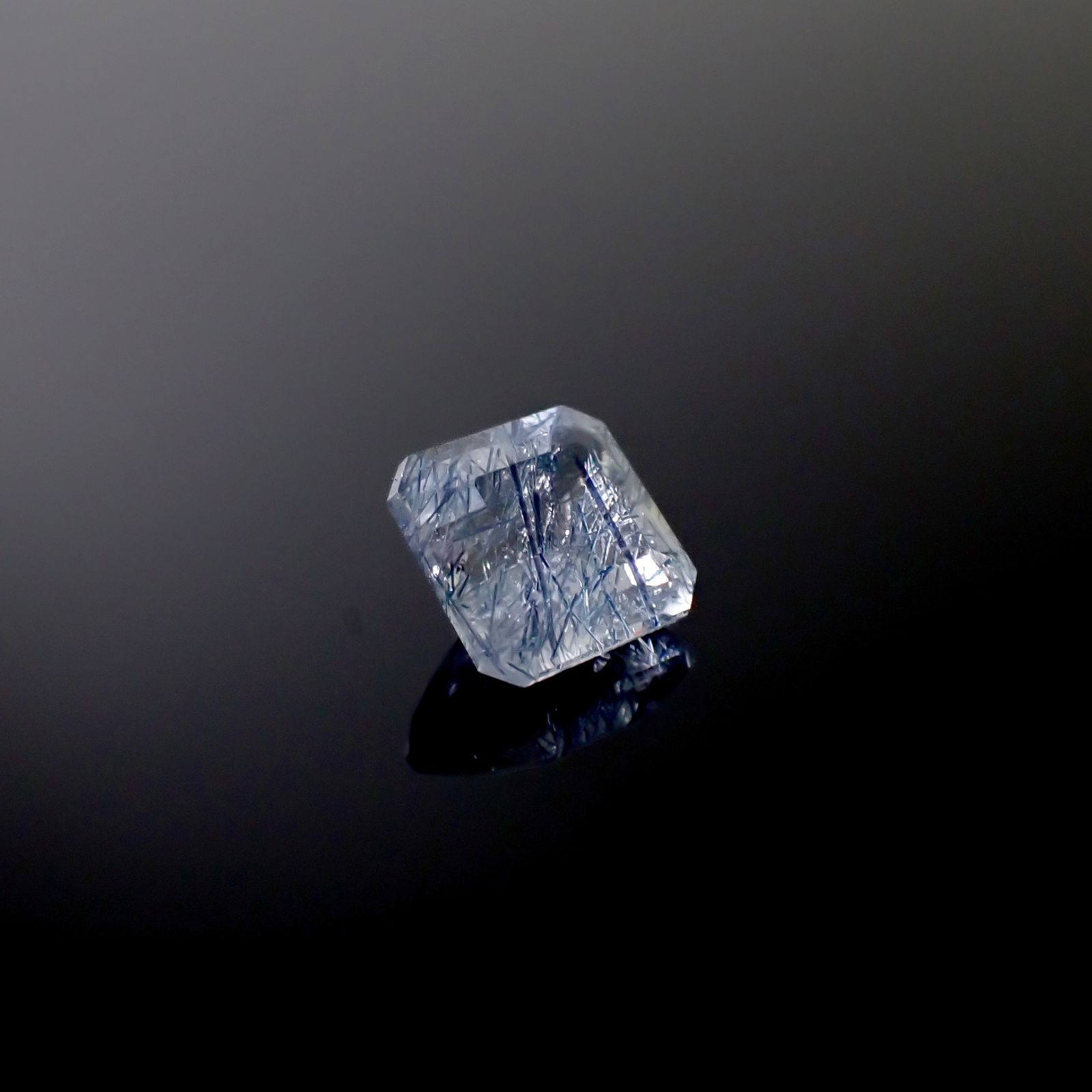 インディゴライトインクォーツ ブラジル産 3.30ct [241229598]9x8.8mm前後