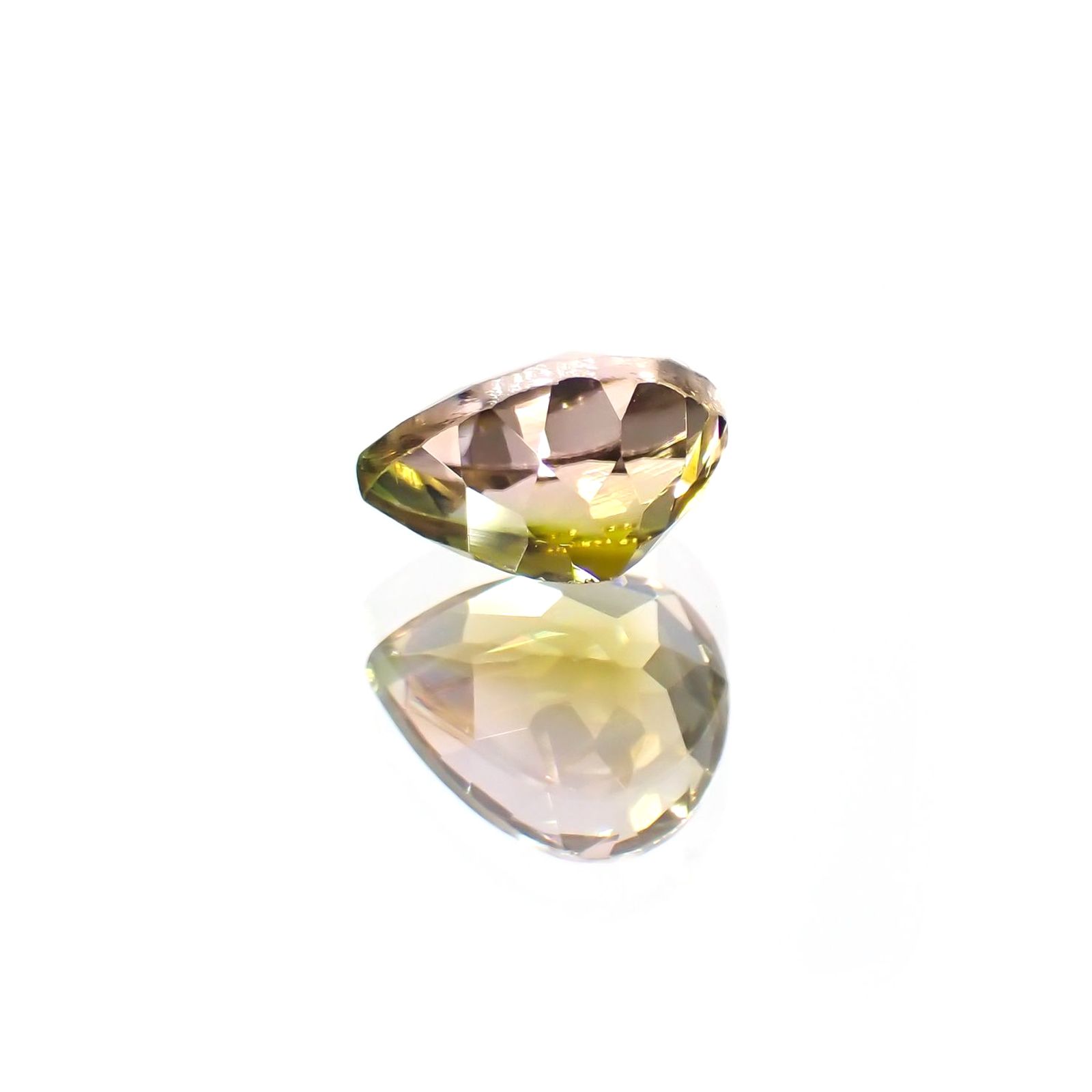 バイカラートルマリン(宝石名トルマリン) ブラジル/アフリカ産 0.93ct 識別済[211013575]7.2×5.8mm前後