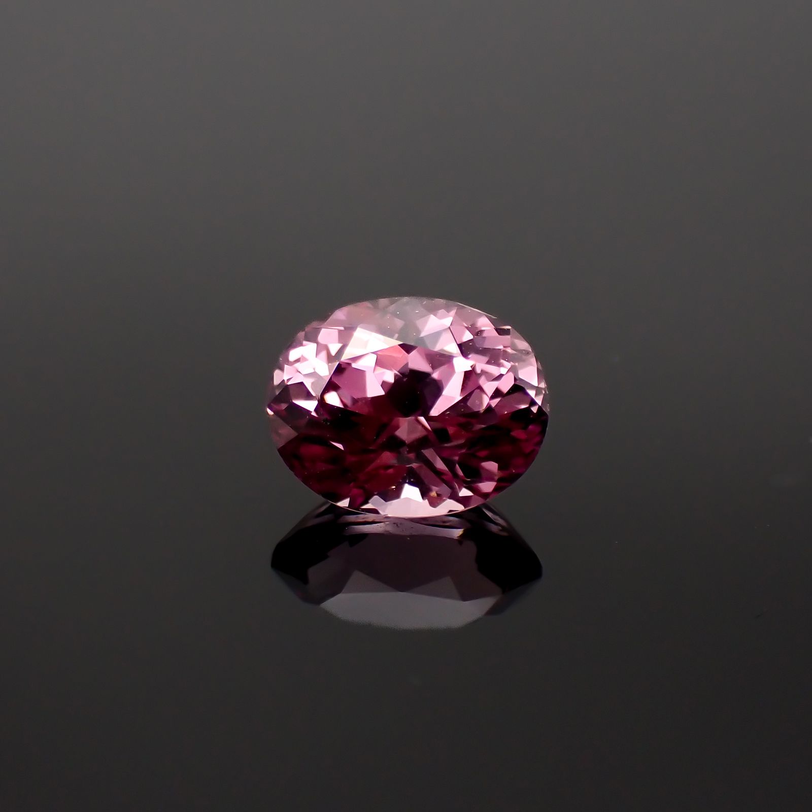 ドラゴンガーネット タンザニア産 2.09ct[230722946]8.2x6.4mm前後