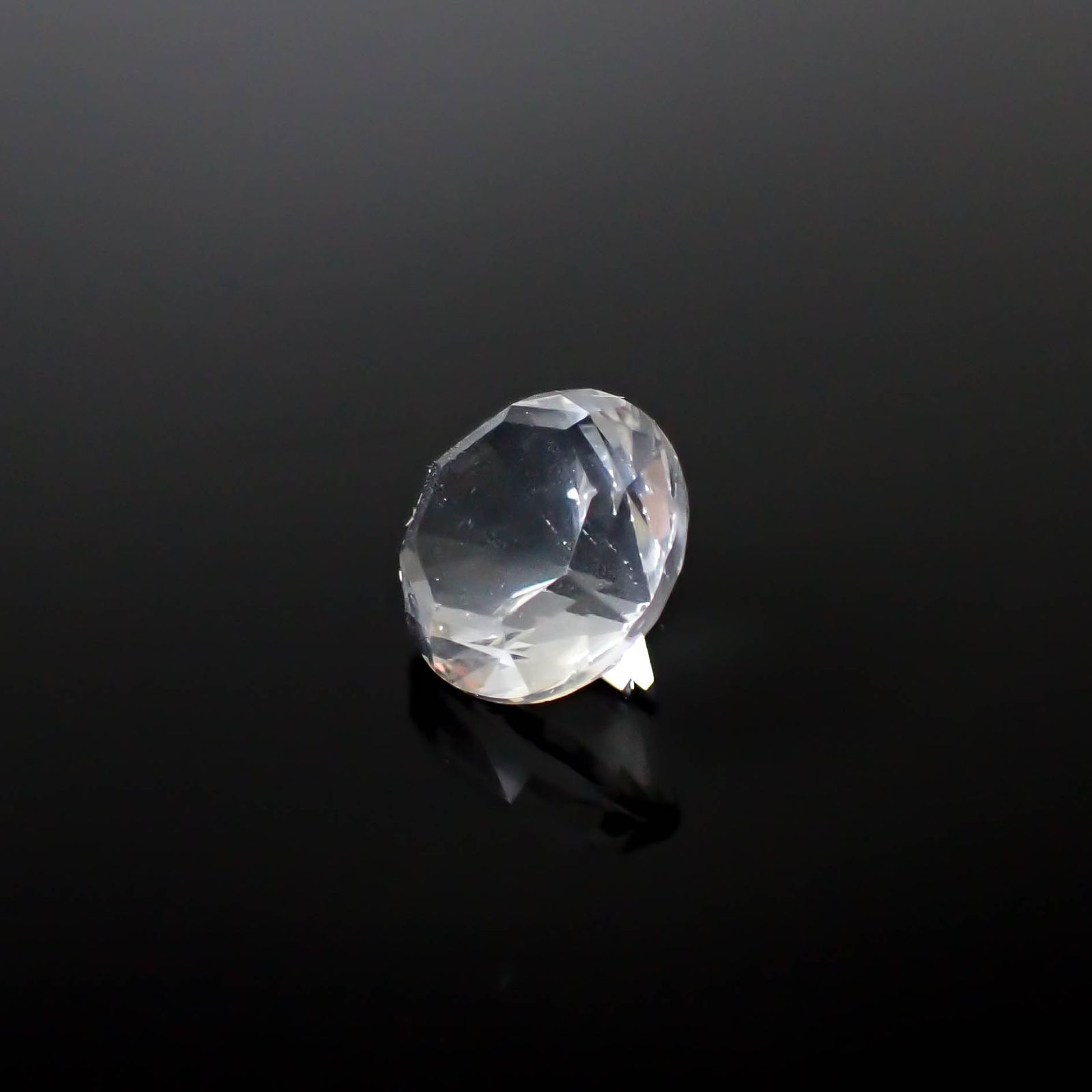 カラーレスフローライト フルオレッセンス イギリス産 3.04ct [250430155]8.8x8.7mm前後