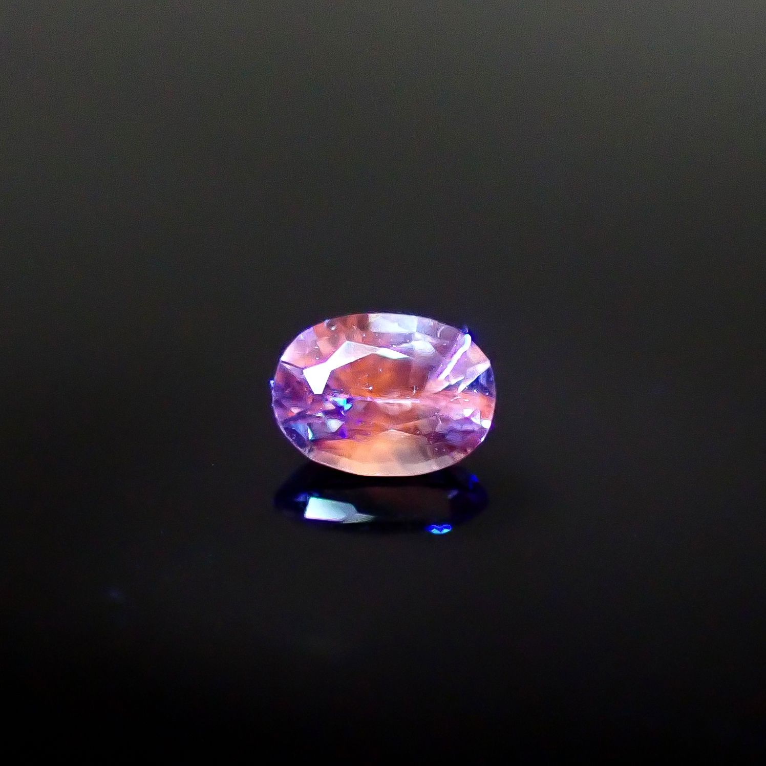 アイスブルーサファイア スリランカ産 0.30ct [250129738]4.6x3.5mm前後