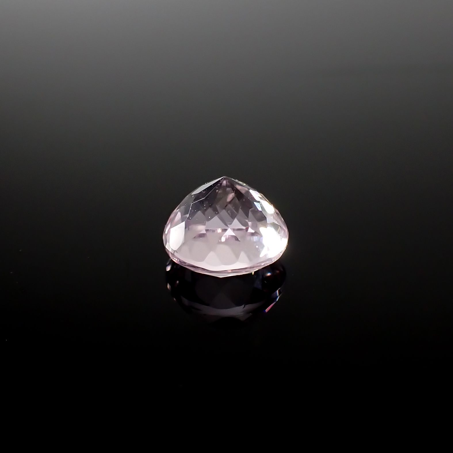 クンツァイト アフガニスタン産 1.15ct[240125352]6.3x6.3mm前後