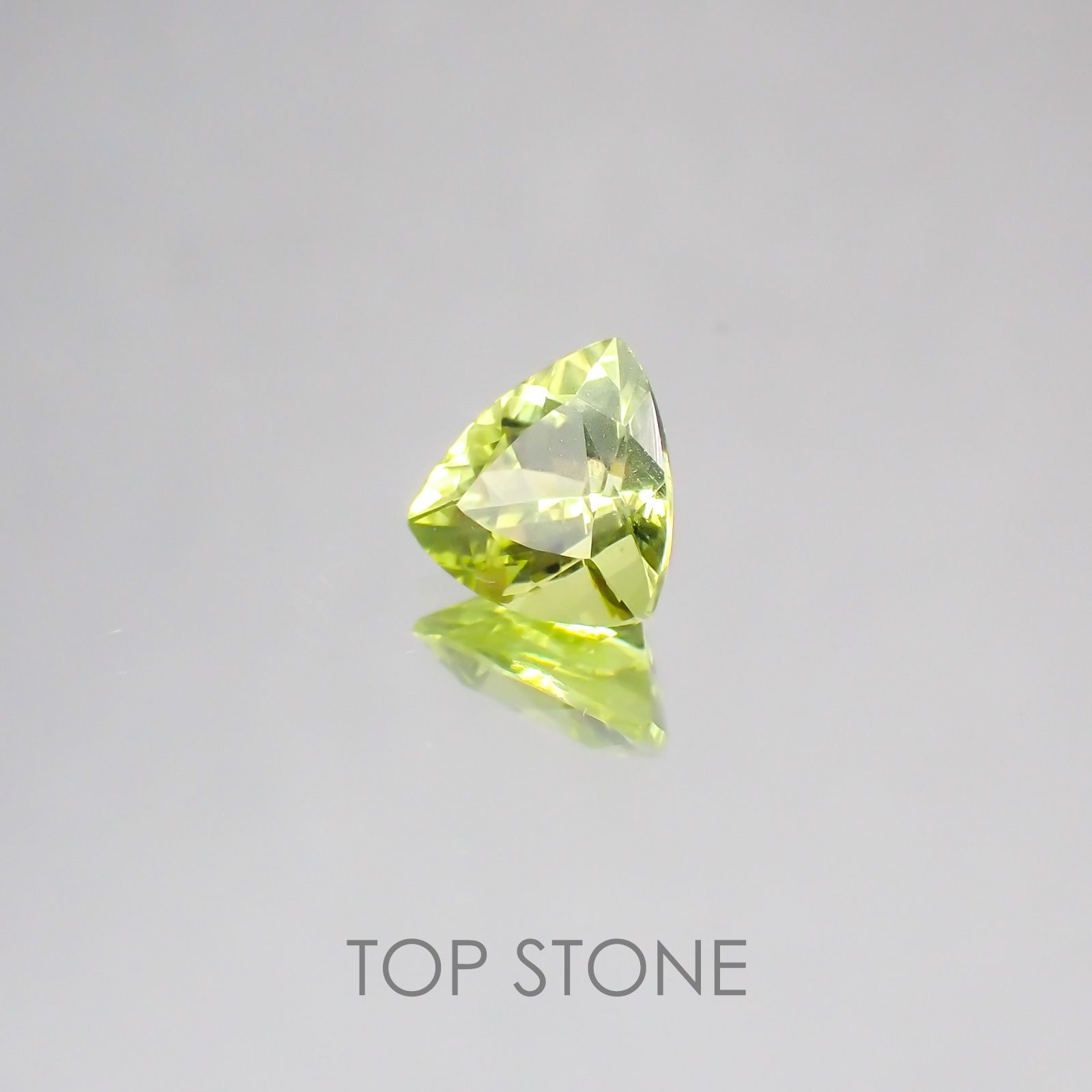 パロットクリソベリル インド産 ルース 0.76ct[20128564]5.8×5.7mm前後
