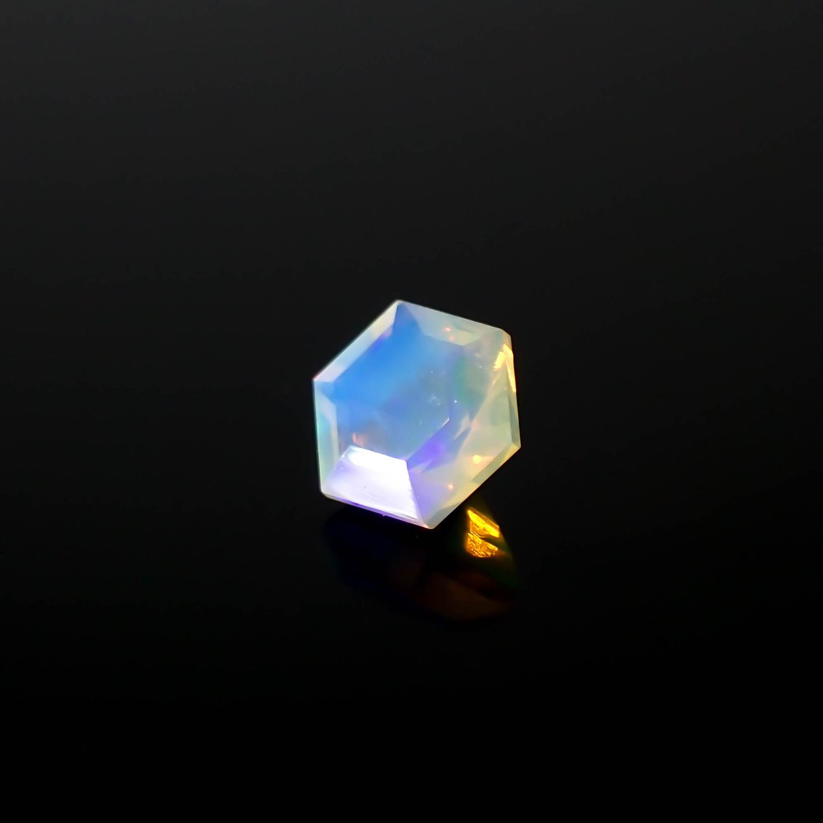 ◇ヘキサゴンカット◇エチオピアオパール エチオピア産 0.14ct[240226214]3.7x3.6mm前後