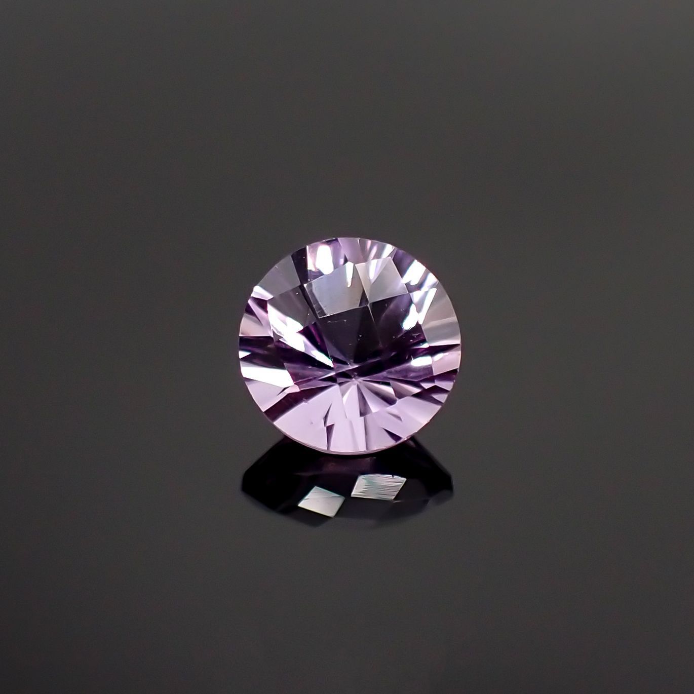 ◇チェッカーコンケーブカット◇アメジスト(宝石名アメシスト) ブラジル産 1.16ct 識別済[210913032]7.1×7.1mm前後