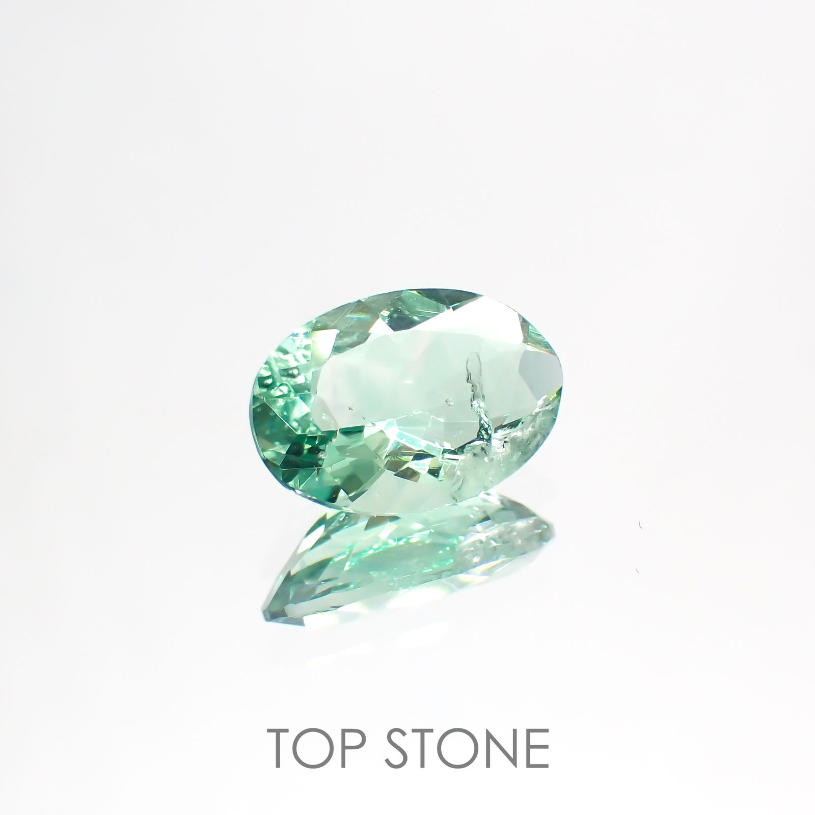 フローライト フルオレッセンス(宝石名フルオライト)イギリス・ロジャリー鉱山産 1.83ct 識別済[211113774]9.9x6.7mm前後