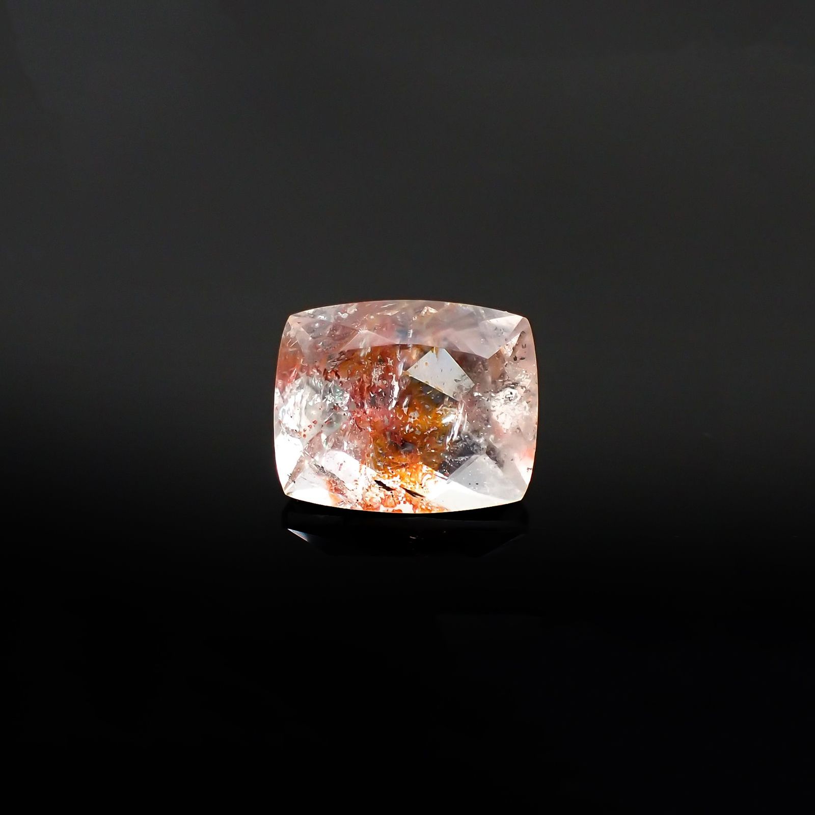 オーロラクォーツ ブラジル・ミナスジェライス産 4.63ct / 11.6x9.3mm前後 [220114377]