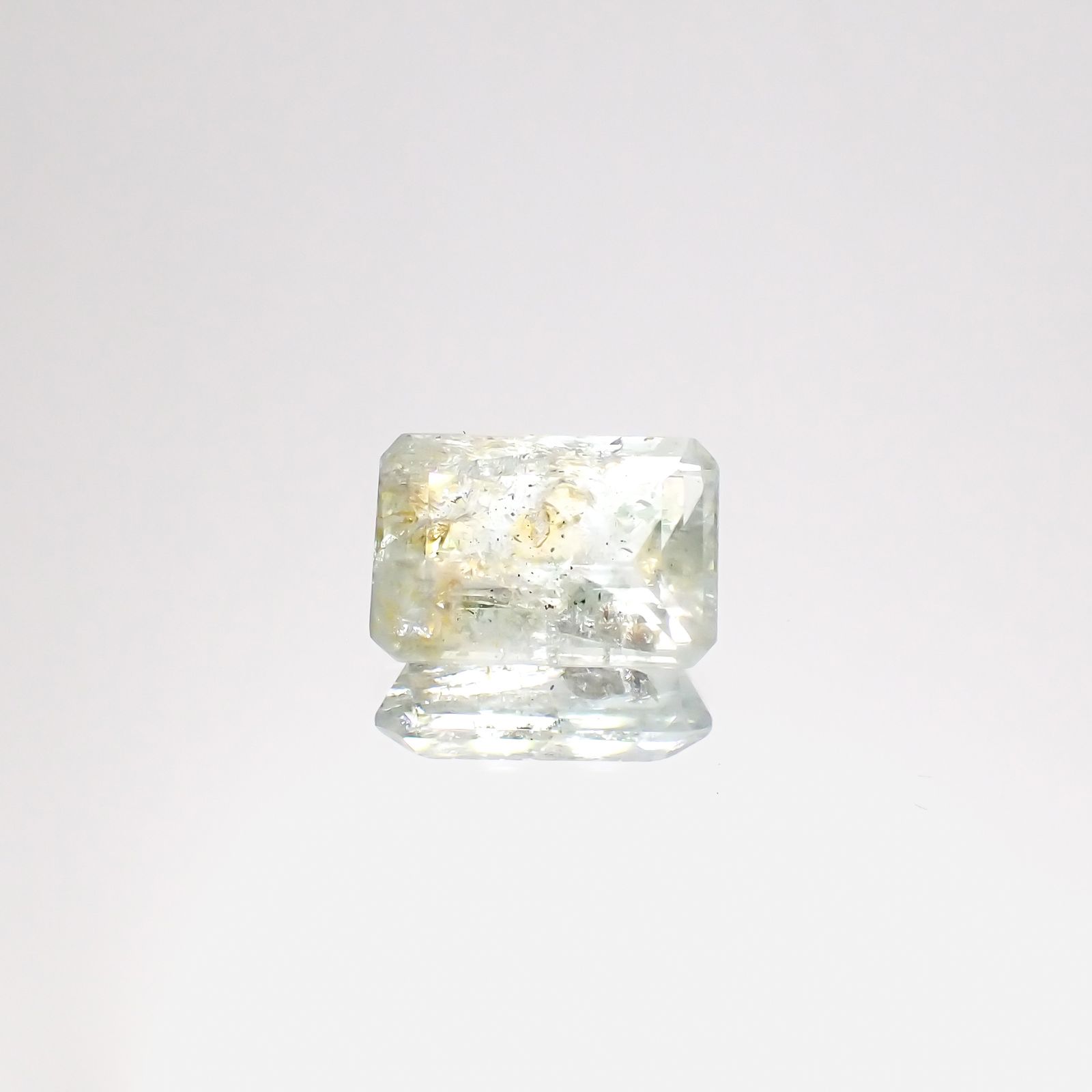 オーロラアクアマリン ブラジル産 2.59ct[231224678]10.3x7mm前後
