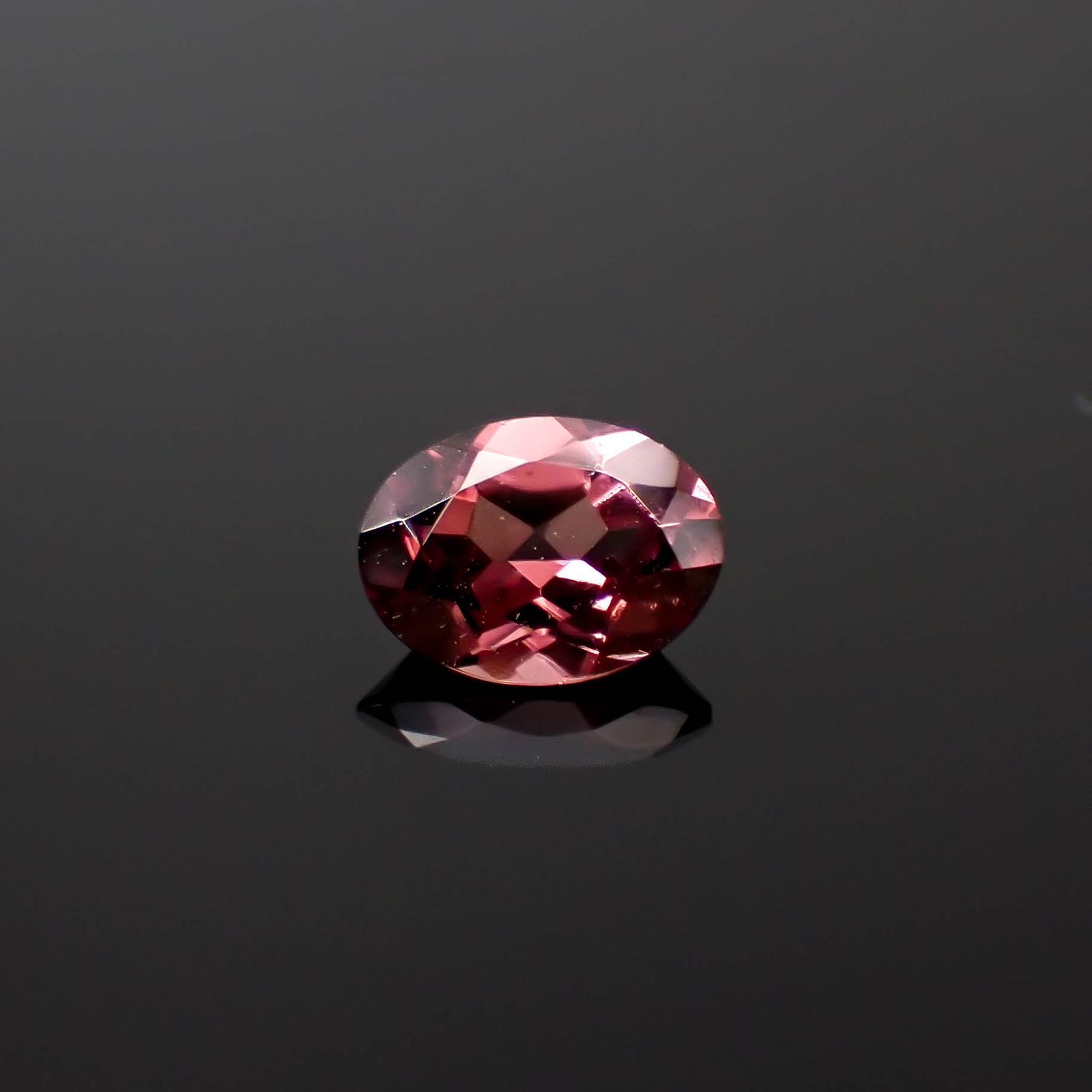 ピンクジルコン スリランカ/カンボジア産 1.68ct[240627926]8x6mm前後
