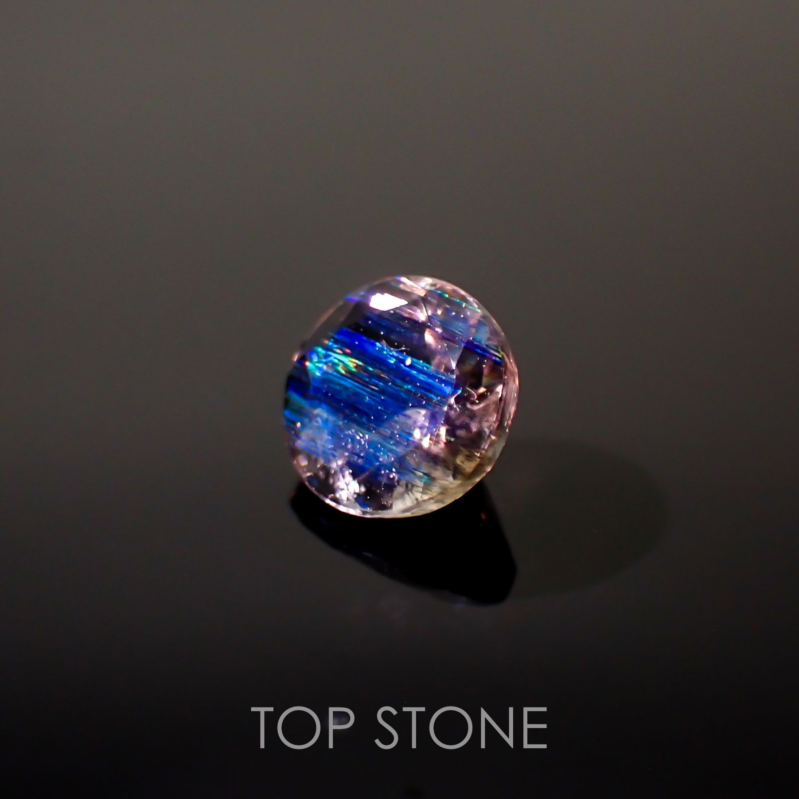レインボースキャポライト ブラジル産 0.42ct[221119043]4.9x5mm前後