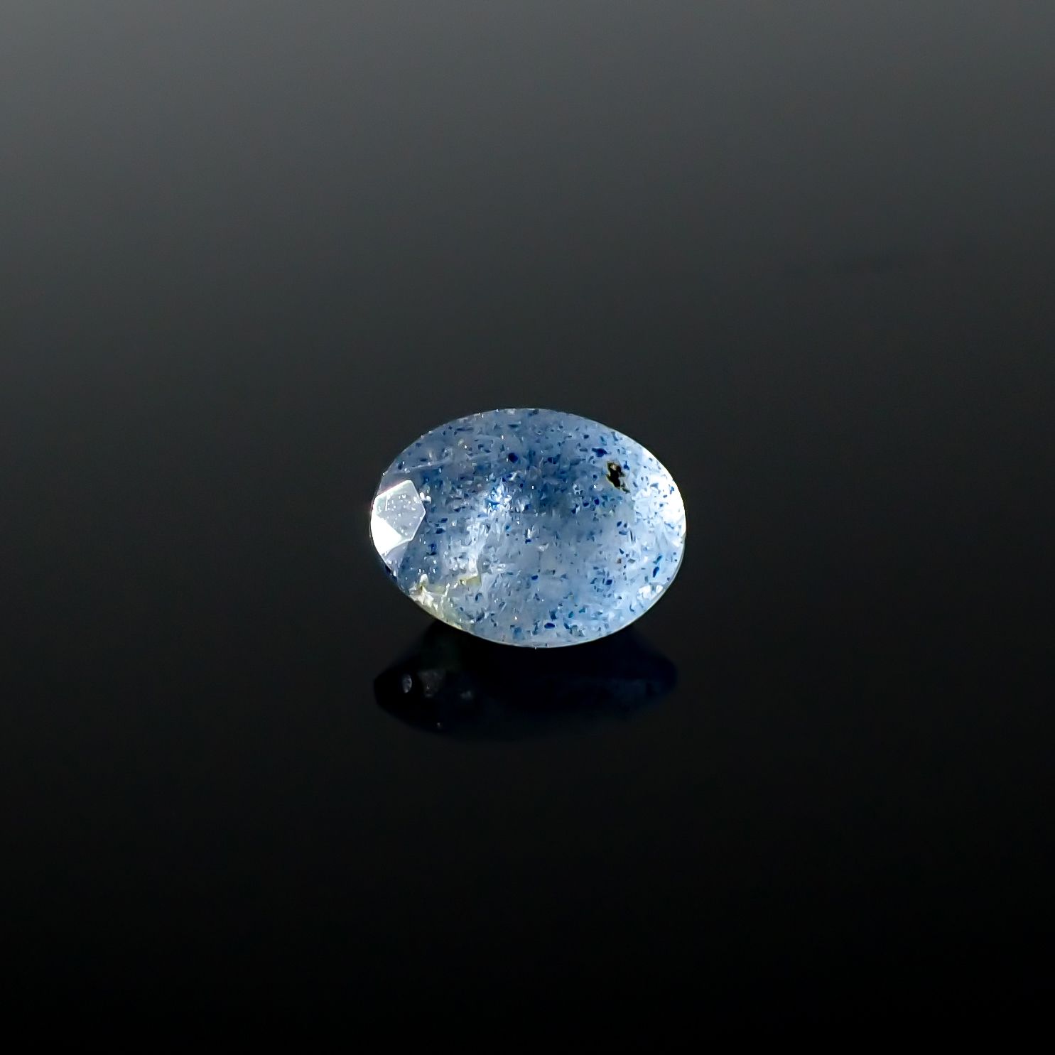ラズライトインクォーツ アフガニスタン産 0.69ct[240125838]6.6x5.1mm前後
