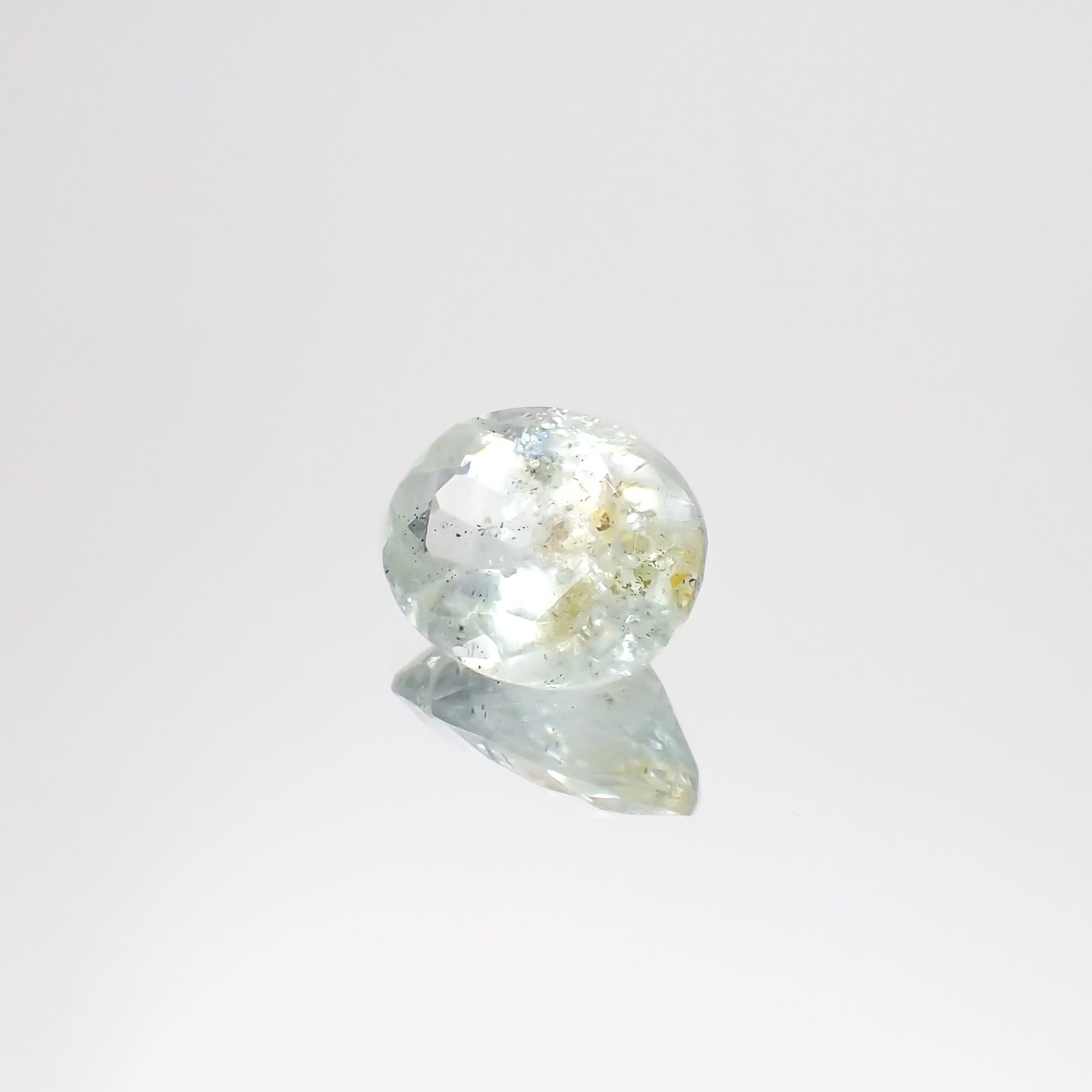 オーロラアクアマリン ブラジル産 6.73ct[231224674]14.3x11.3mm前後