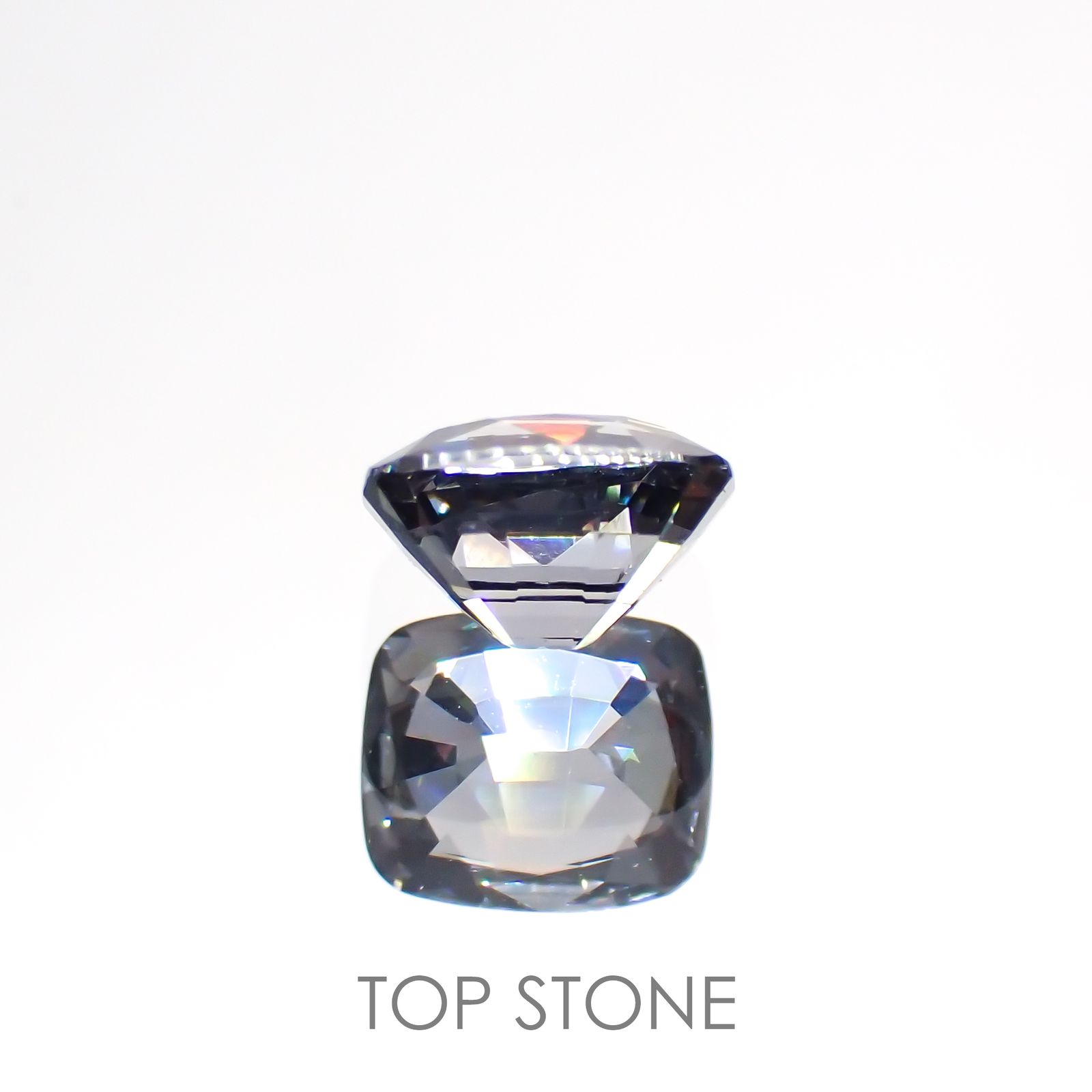 プラチナスピネル(宝石名スピネル)ビルマ産 0.75ct 識別済[220114114]5.5x4.6mm前後