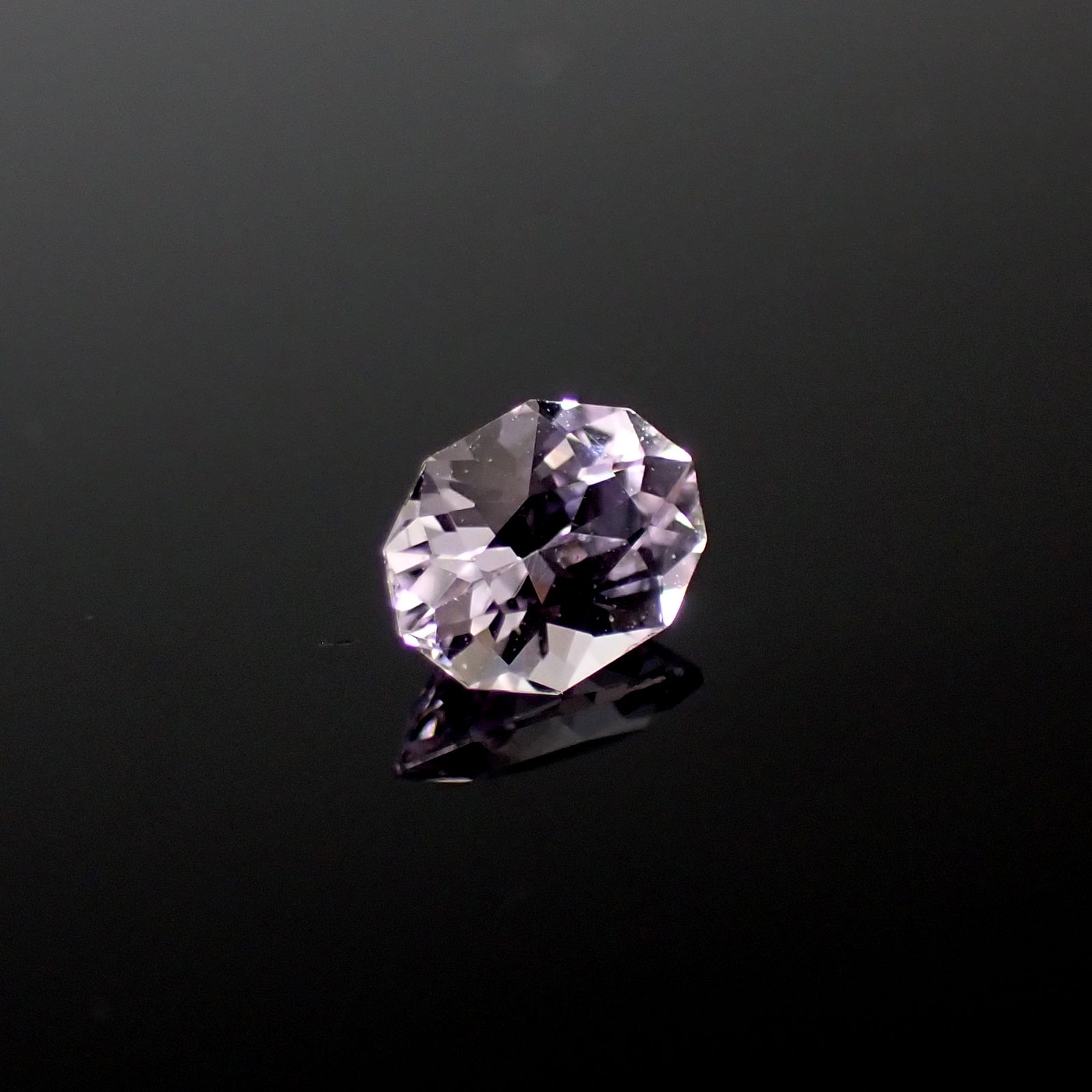 ◇カスタムカット◇アイスラベンダーサファイア(宝石名サファイア)スリランカ/マダガスカル産 0.29ct 識別済[240226285]4.6x3.3mm前後
