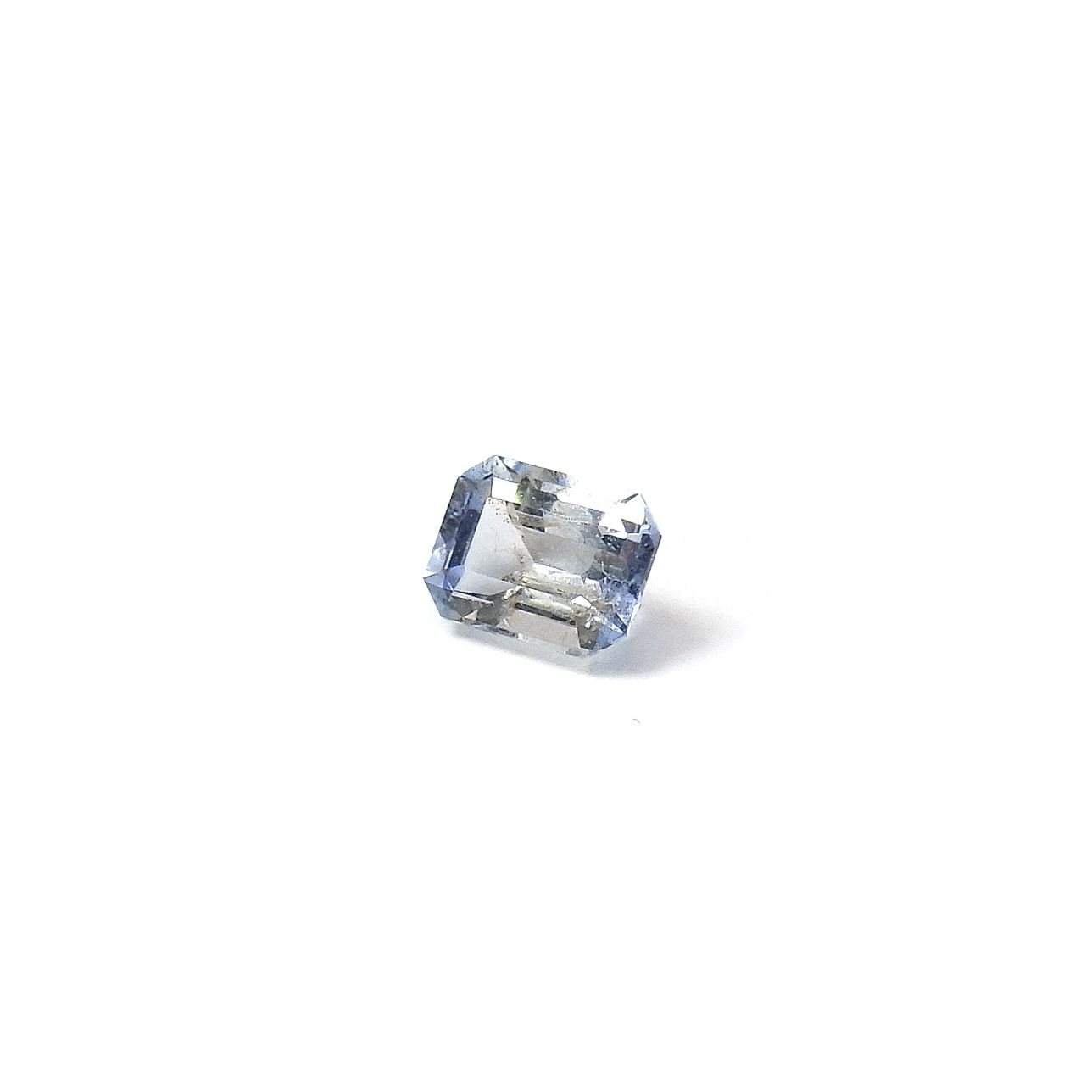 ジェレメジェバイト(宝石名エレメジェバイト)ナミビア産 ソ付(彩珠) 0.250ct / 4x3.1mm前後 [220817283]