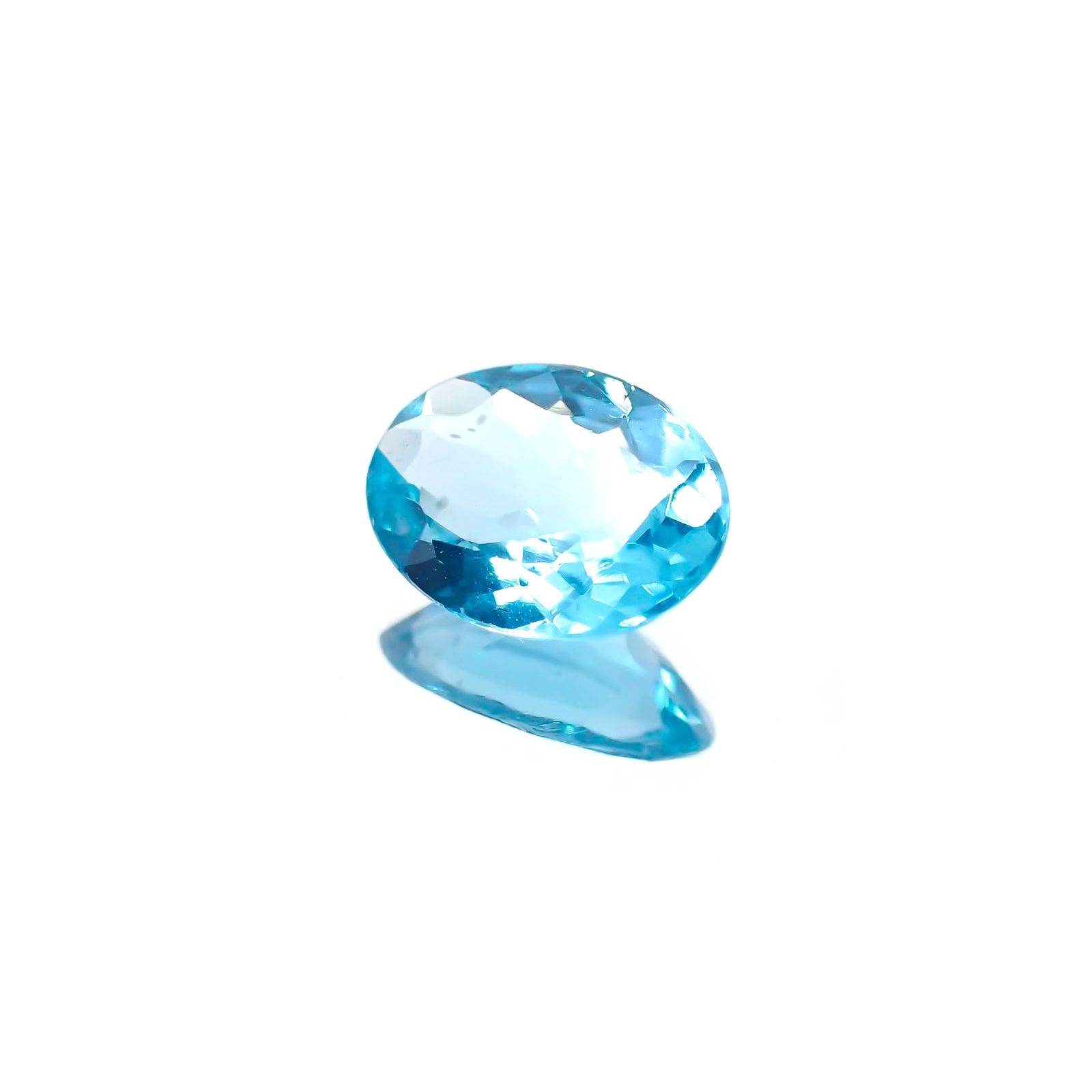 アパタイト(宝石名アパタイト)ブラジル産 識別済 1.03ct / 8.1x6.2mm前後 [251023190]