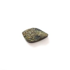 ◇フリーフォーム◇レインボーパイライト 原石 ロシア産 24.20ct[240326431]28.6x15.6mm前後