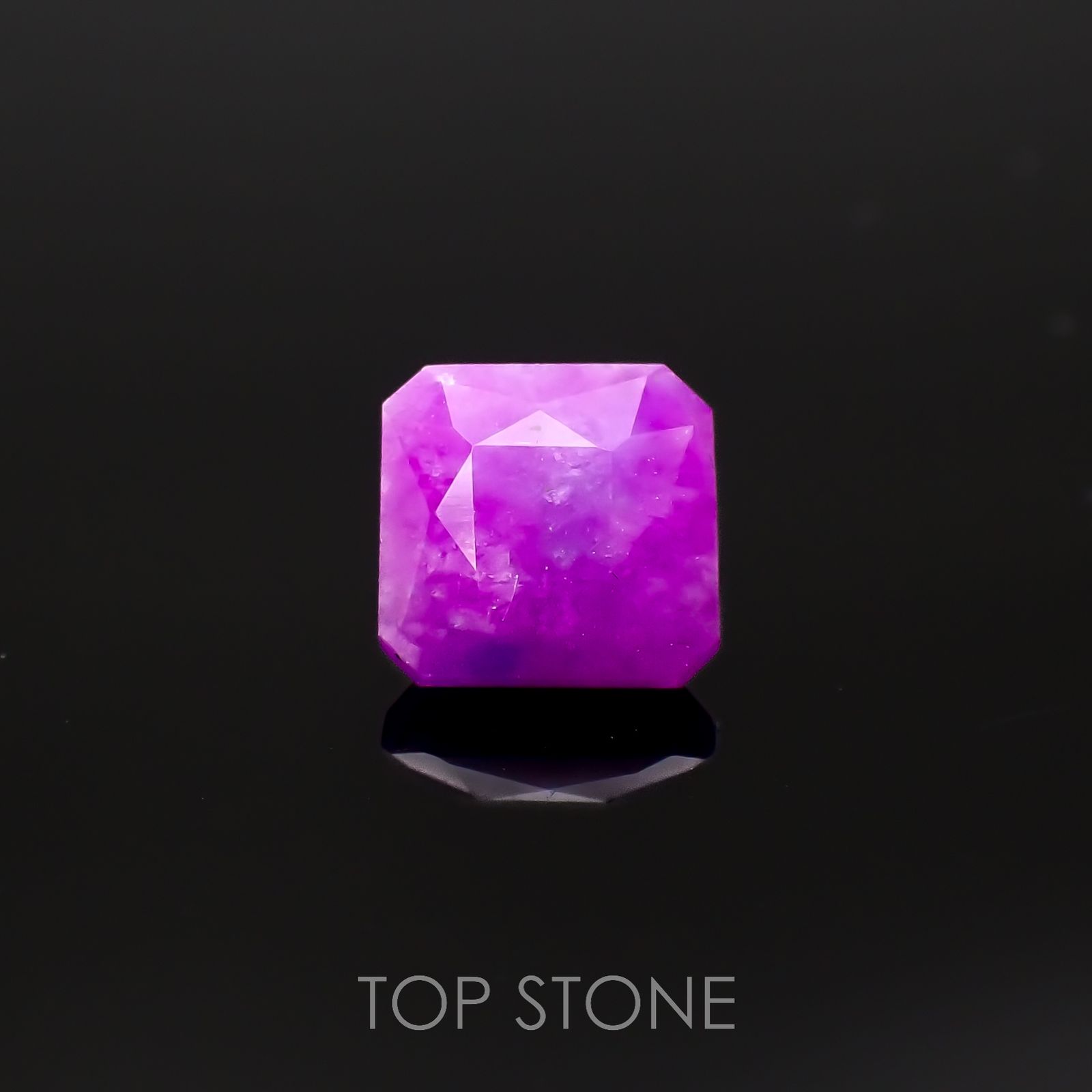 スギライト 南アフリカ産 0.93ct[220917606]5.8x5.6mm前後