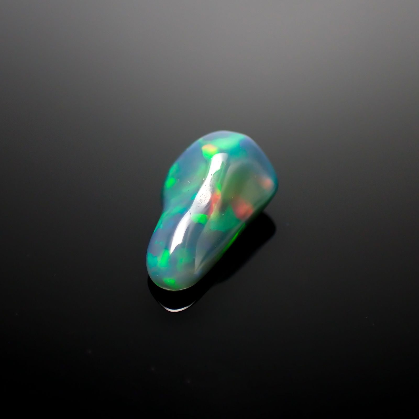 ◇バロック型◇ブラックオパール(宝石名オパール/加熱処理) エチオピア産 1.20ct 識別済[210913253]11×5mm前後