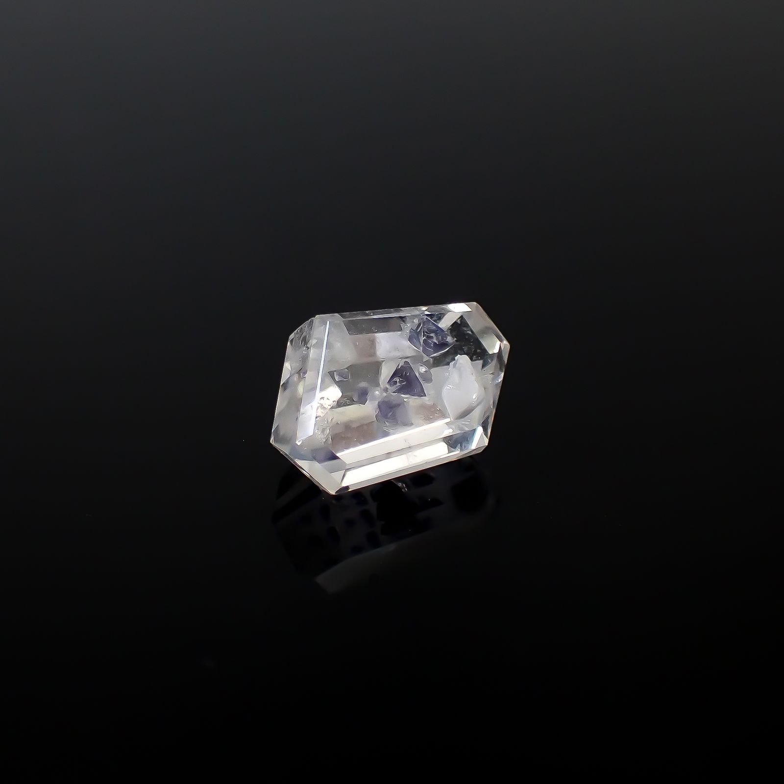 ◇フリーフォーム◇フローライトインクォーツ マダガスカル産 4.70ct [250329957]12.8x7.7mm前後