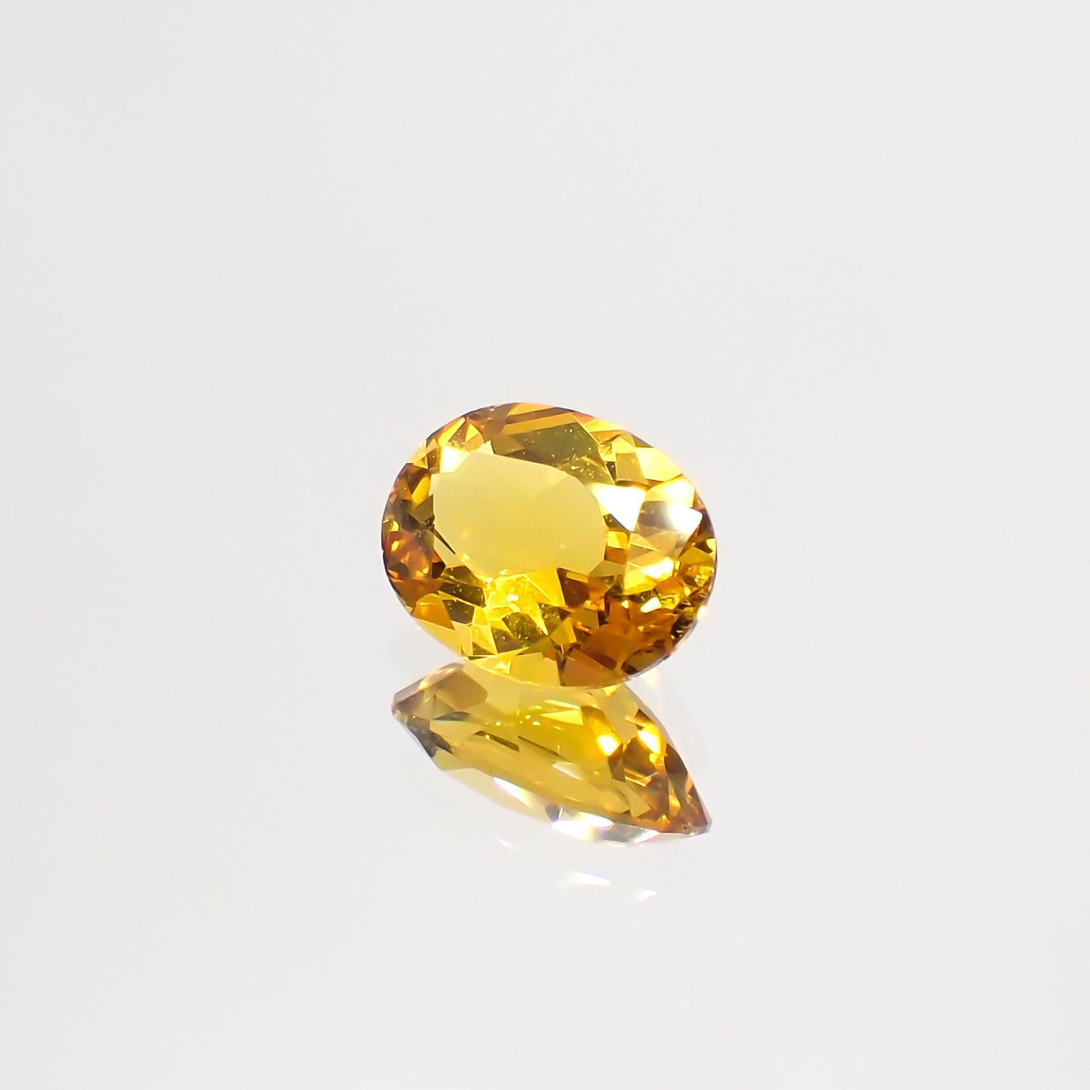ゴールデンベリル(宝石名ゴールデン・ベリル)ブラジル産 1.03ct 識別済[220115422]8x6.1mm前後
