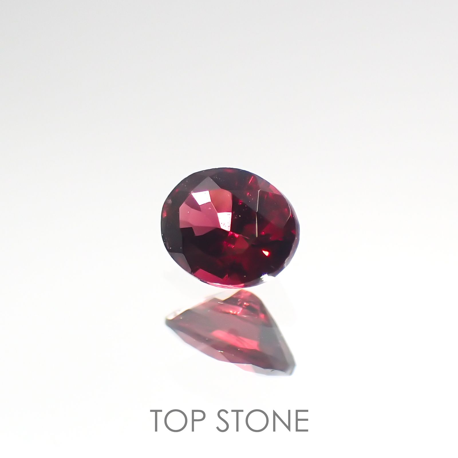 レッドスピネル(宝石名レッド・スピネル) ビルマ産 0.18ct 識別済[210812857]3.9×3mm前後