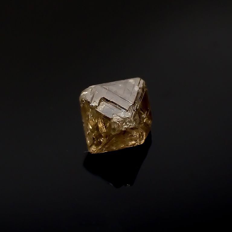 ソーヤブルダイヤモンド 原石 0.37ct[220717049]4.6x4.2mm前後