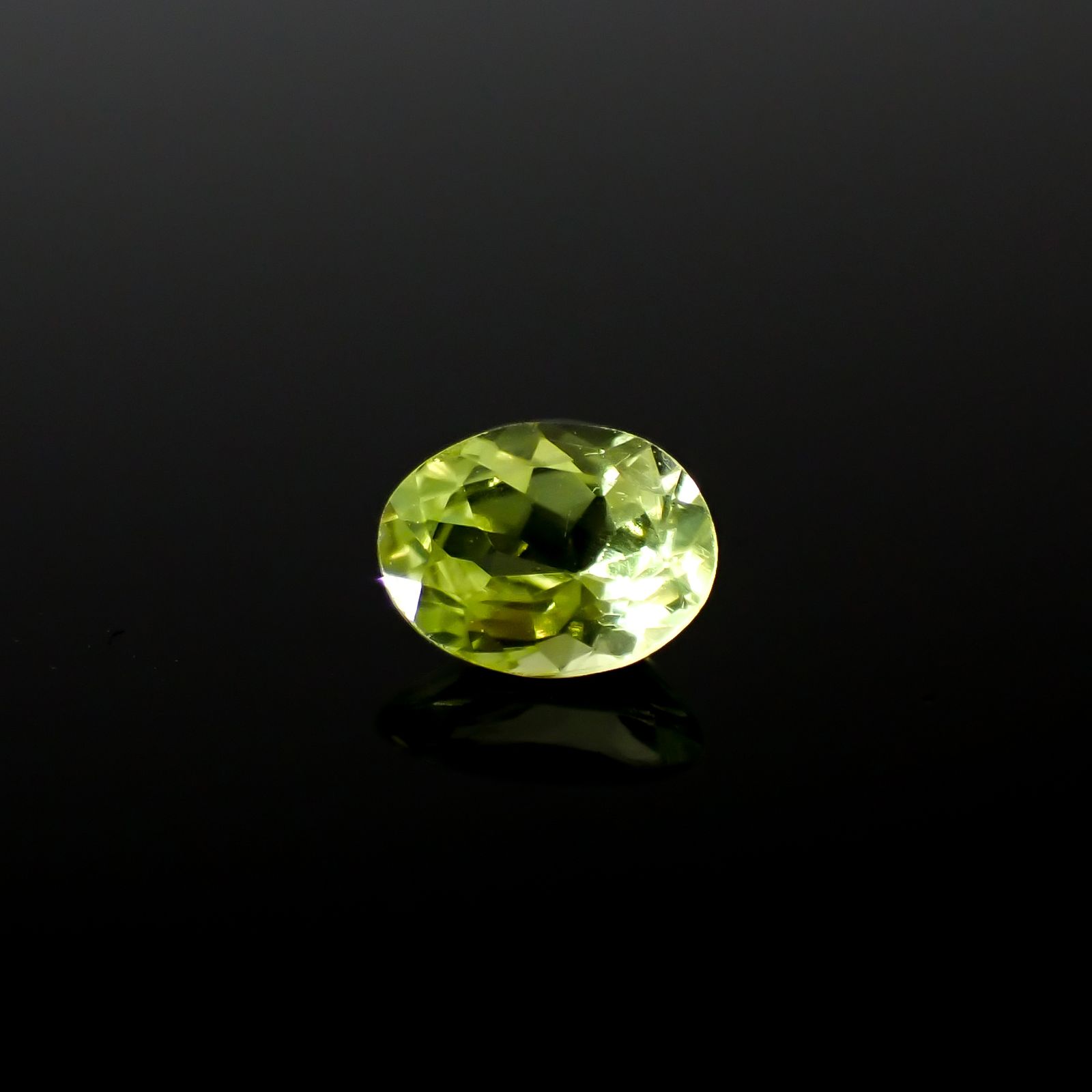 パロットクリソベリル(宝石名クリソベリル)インド産 0.34ct 識別済[240627986]5x3.9mm前後