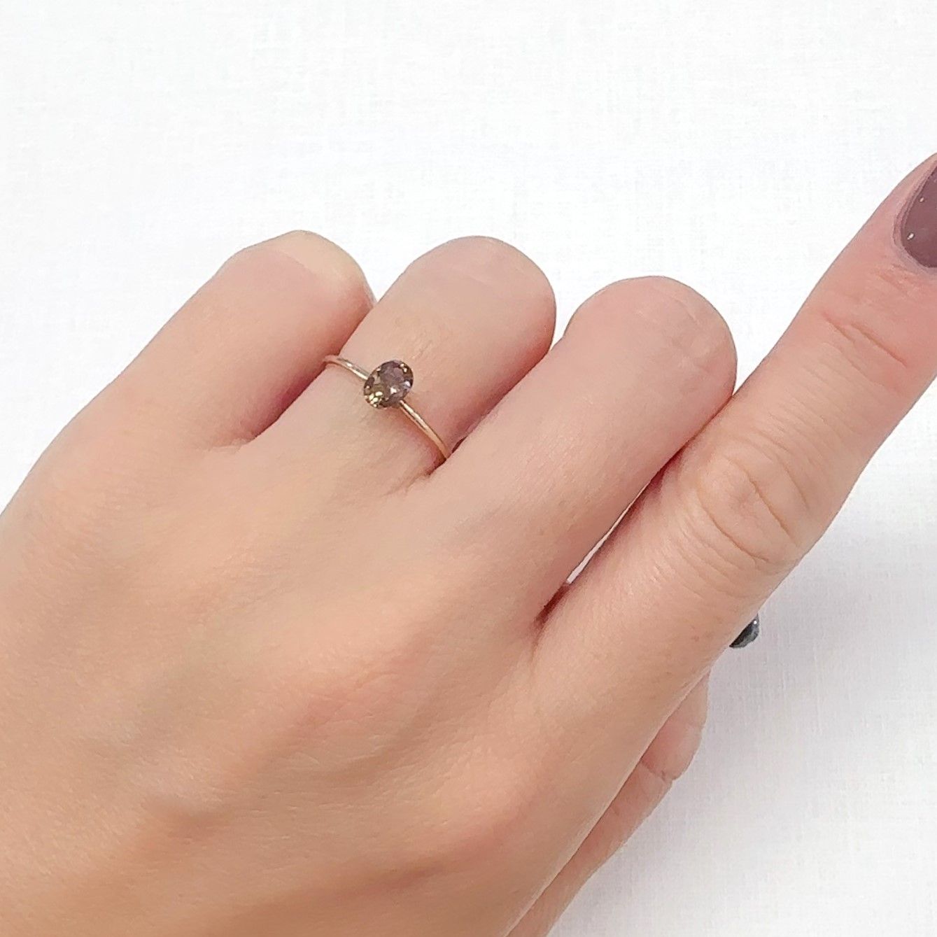 アキシナイト パキスタン産 0.44ct[240628143]5.5x3.9mm前後