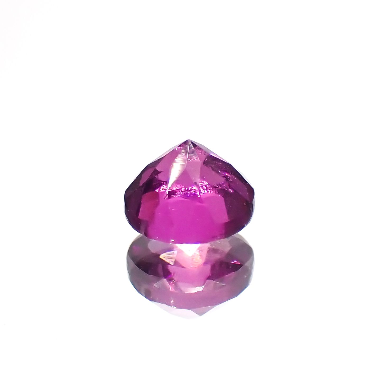 マラヤガーネット(宝石名ガーネット)タンザニア産 0.40ct 識別済[230823051]4x3.9mm前後