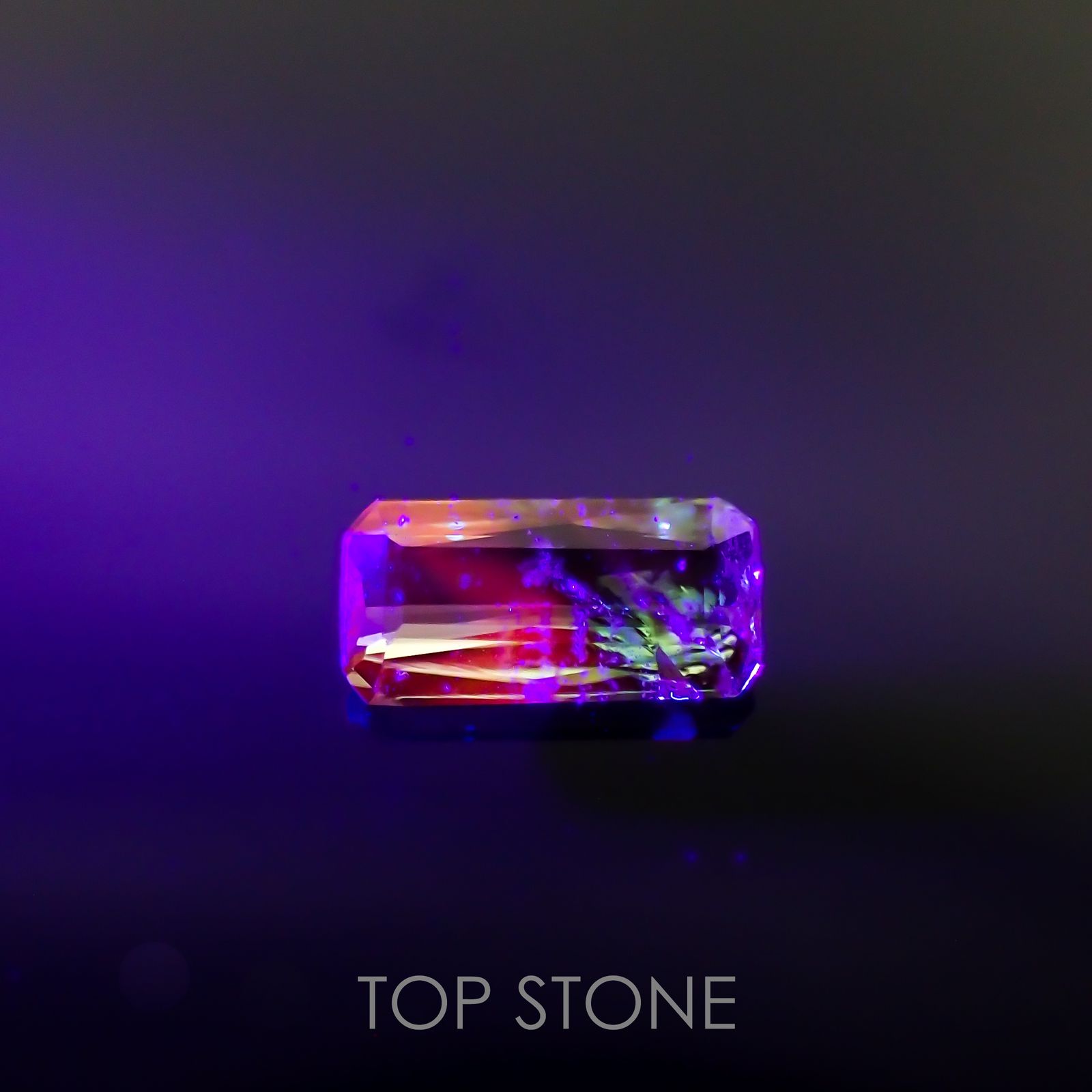 バイカラーツァボライト タンザニア産 ルース 0.67ct[210610921]7.5×3.6mm前後 | TOP STONE(トップストーン)