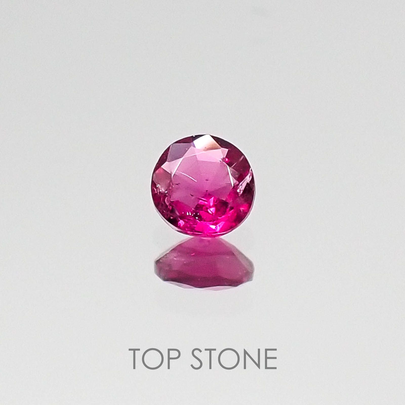 レッドベリル(宝石名レッド・ベリル) アメリカ・ユタ州産 0.066ct 識別済[20084414]2.7×2.7mm前後