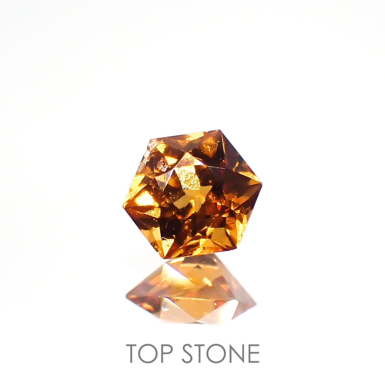 ◇ヘキサゴンカット◇ヘソナイトガーネット(宝石名ガーネット) スリランカ産 0.48ct 識別済[210912688]4.5×4.4mm前後