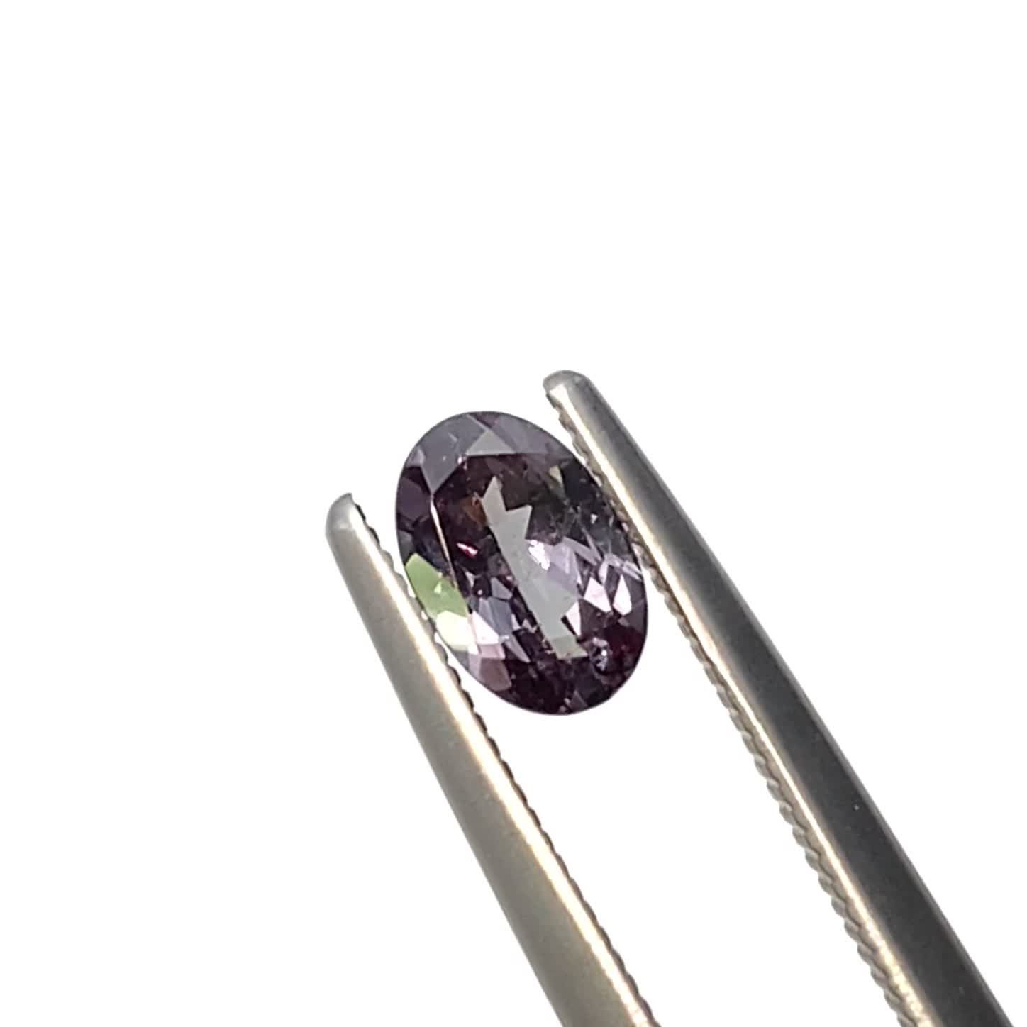 ベキリーブルーガーネット（カラーチェンジガーネット アレキタイプ） マダガスカル・ベキリー産 0.56ct[240222997]6x4mm前後 |  TOP STONE(トップストーン)