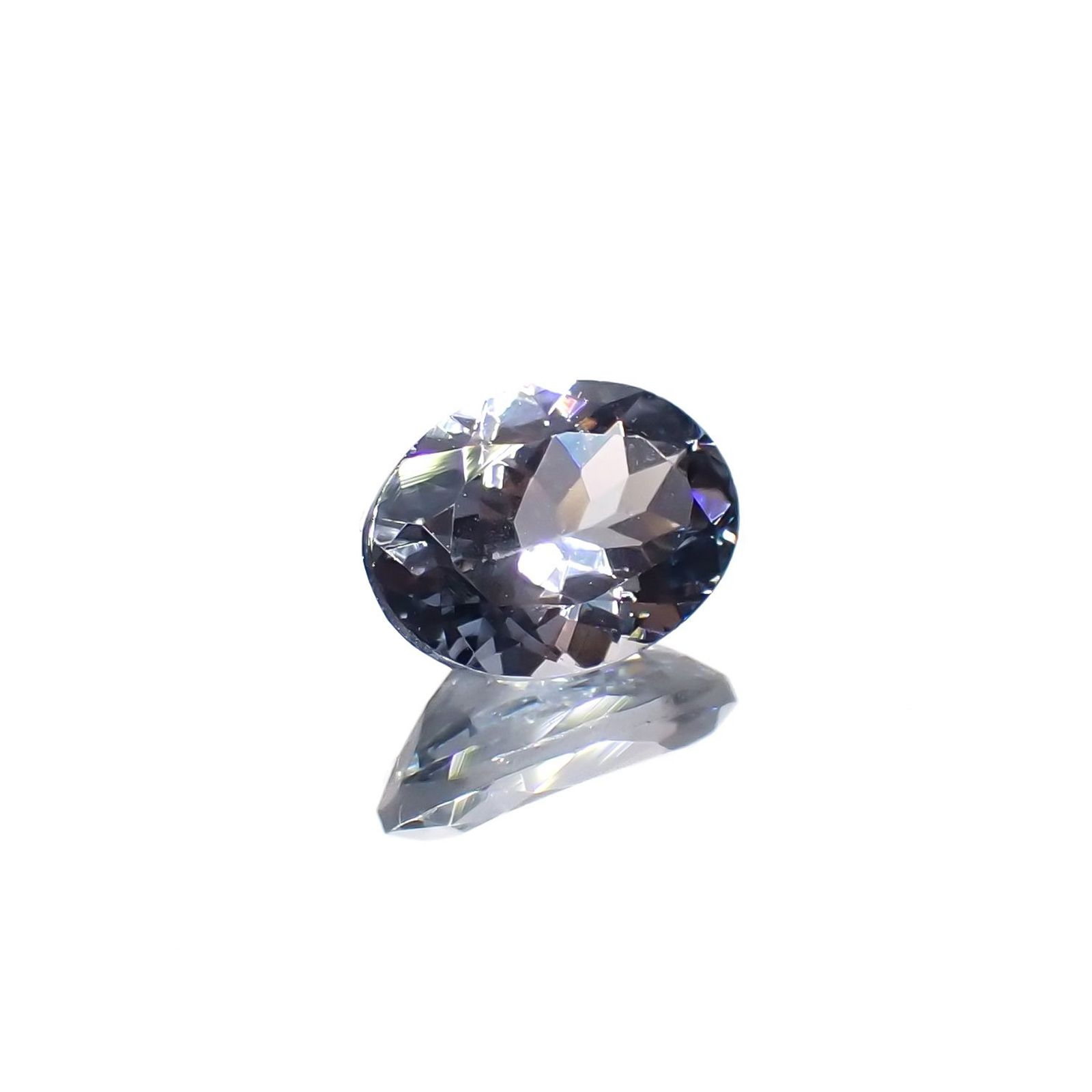 グレースピネル タンザニア産 0.94ct / 7.1x5.2mm前後 [251021550]