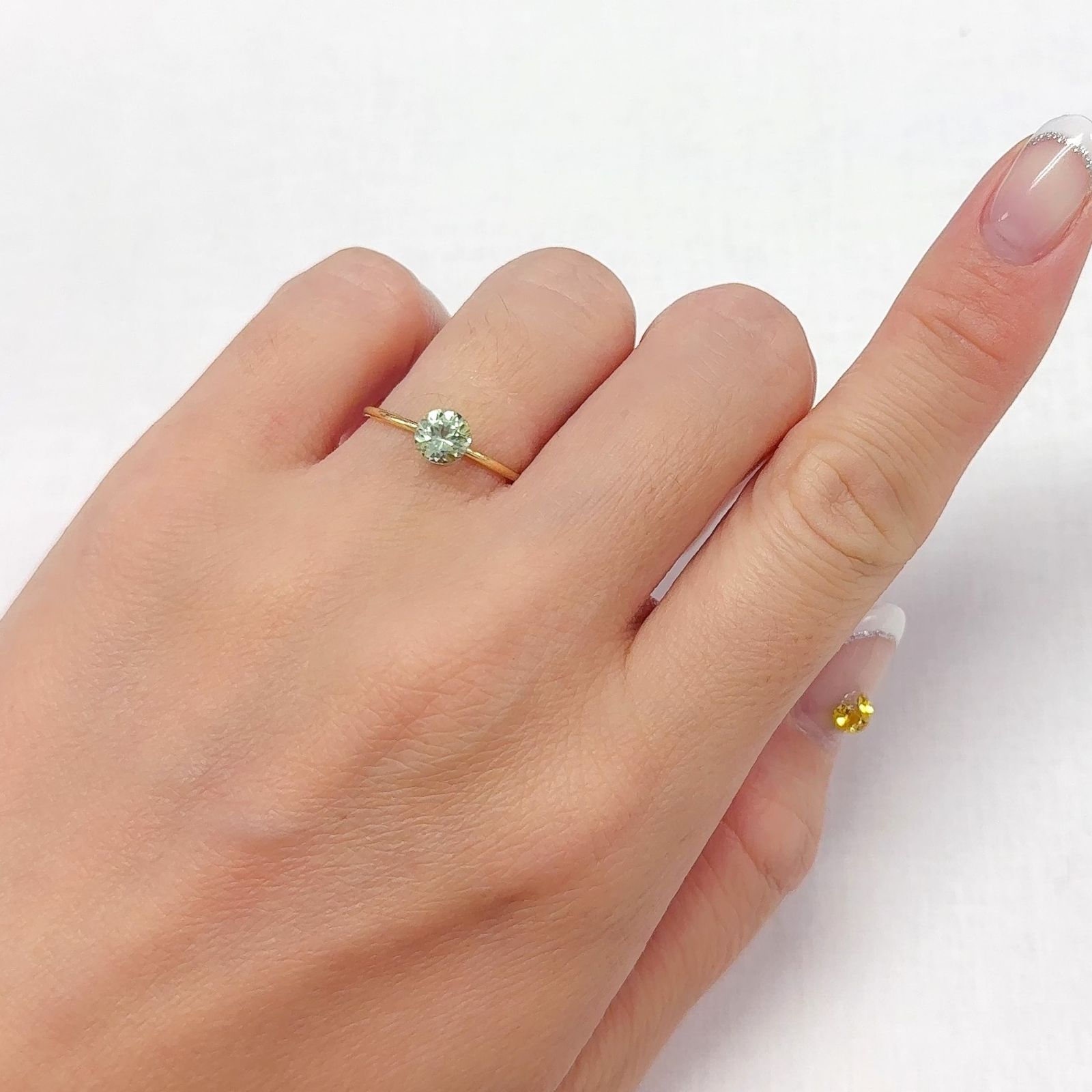 ミントペリドット パキスタン/ノルウェー産 0.62ct[240728559]5.5x5.5mm前後