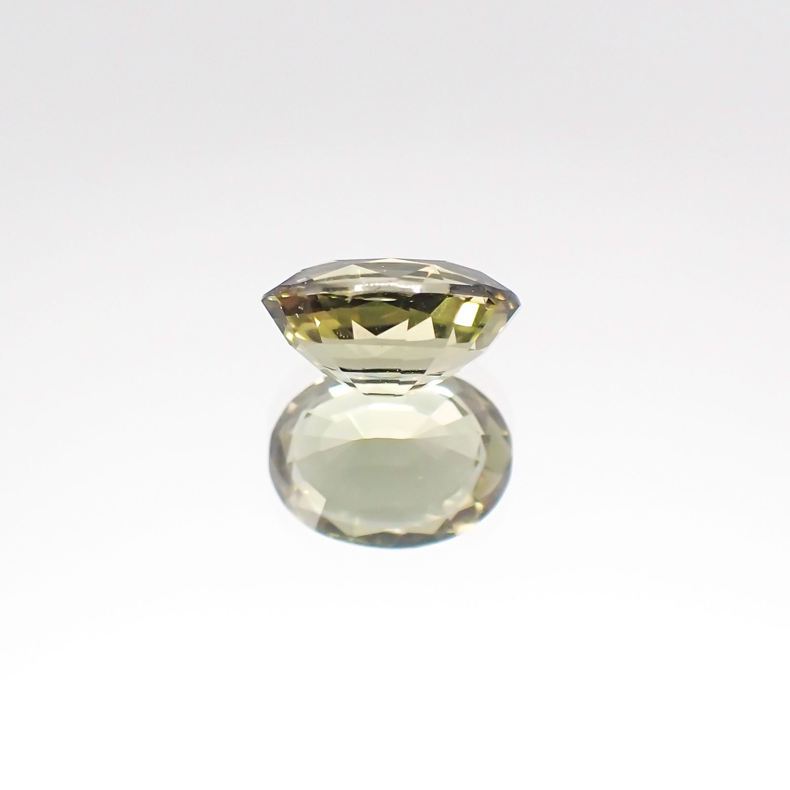 コーネルピン(宝石名グリーン・コーネルピン)スリランカ産 1.303ct ソ付(彩珠)[231124089]7.8x6mm前後