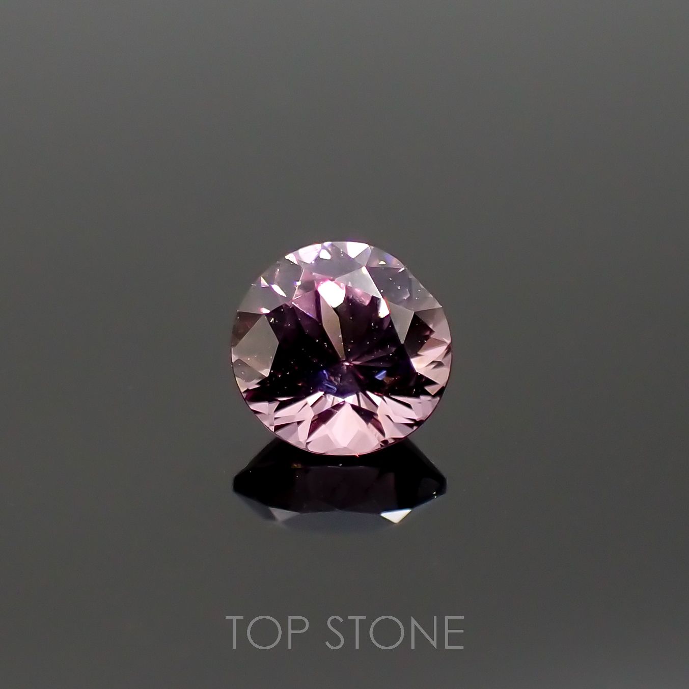 ラベンダーピンクスピネル(宝石名スピネル)ビルマ/マダガスカル産 0.47ct 識別済[220917593]4.7x4.6mm前後